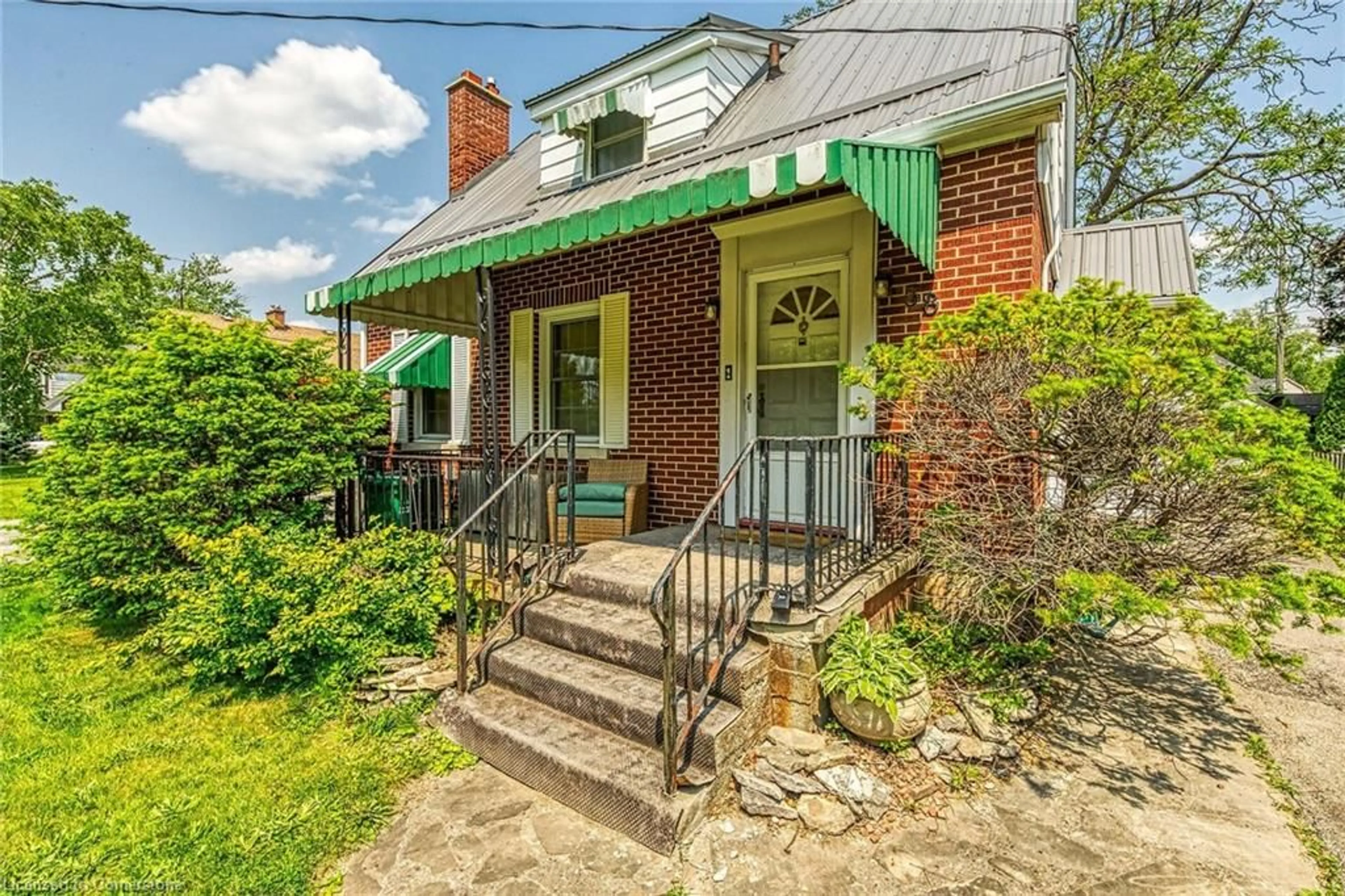 Home with brick exterior material, street for 58 Mount Pleasant St, Brantford Ontario N3T 1S8