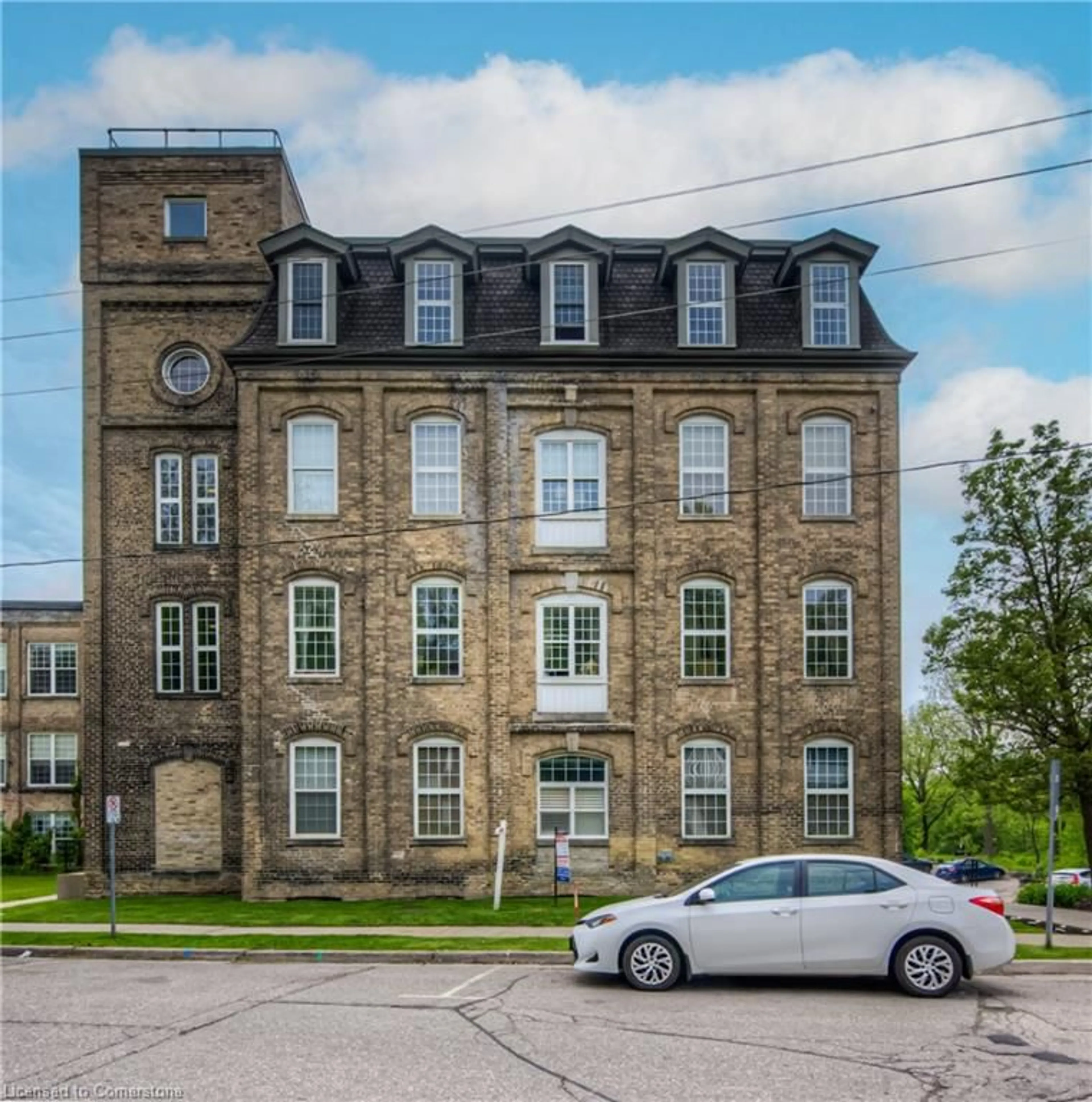 Home with brick exterior material, building for 140 West River St #203, Paris Ontario N3L 3E2