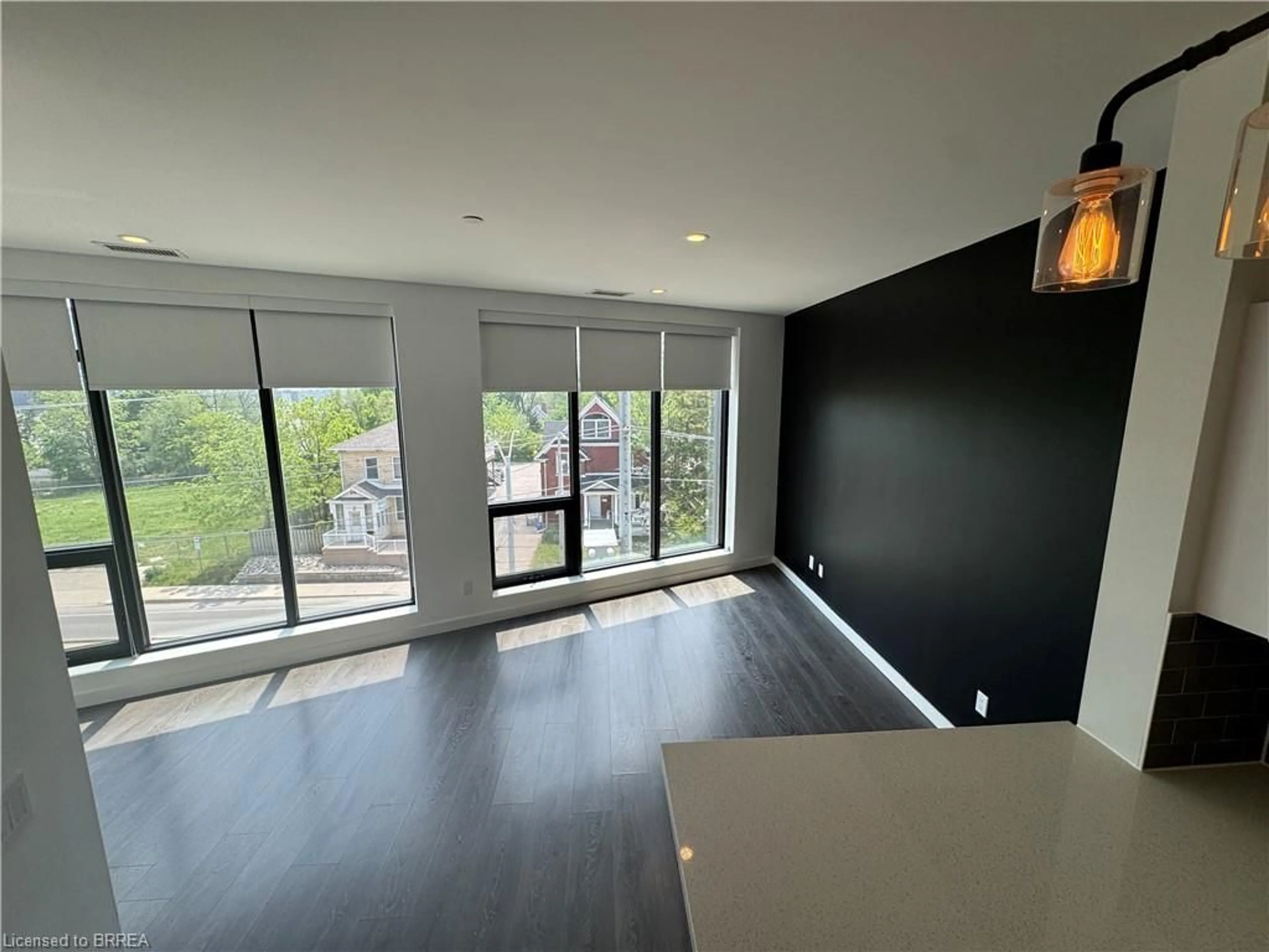 A pic of a room for 690 King St #406, Kitchener Ontario N2G 0B9