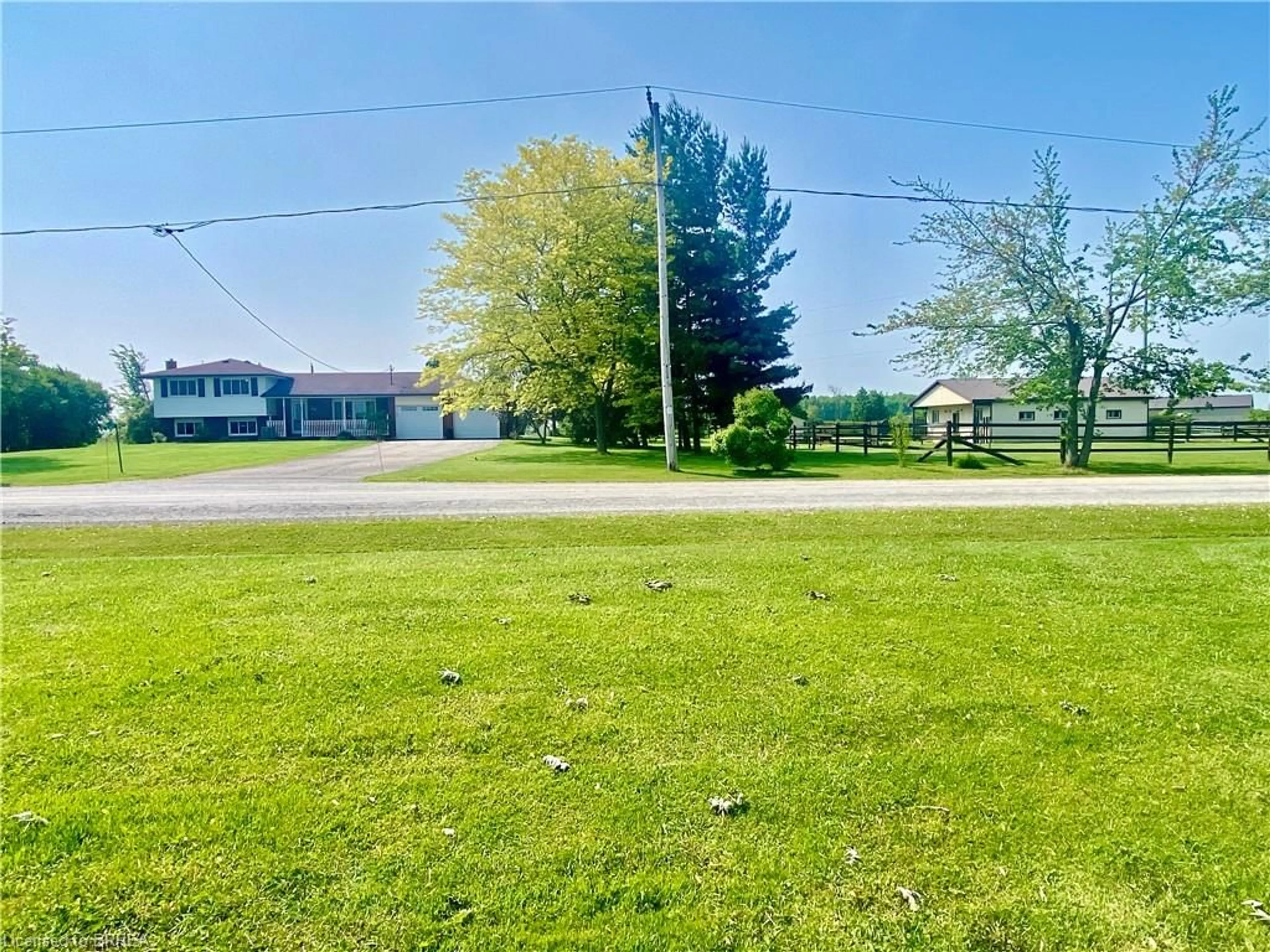 A pic from outside/outdoor area/front of a property/back of a property/a pic from drone, water/lake/river/ocean view for 32 Irish Line, Cayuga Ontario N0A 1E0