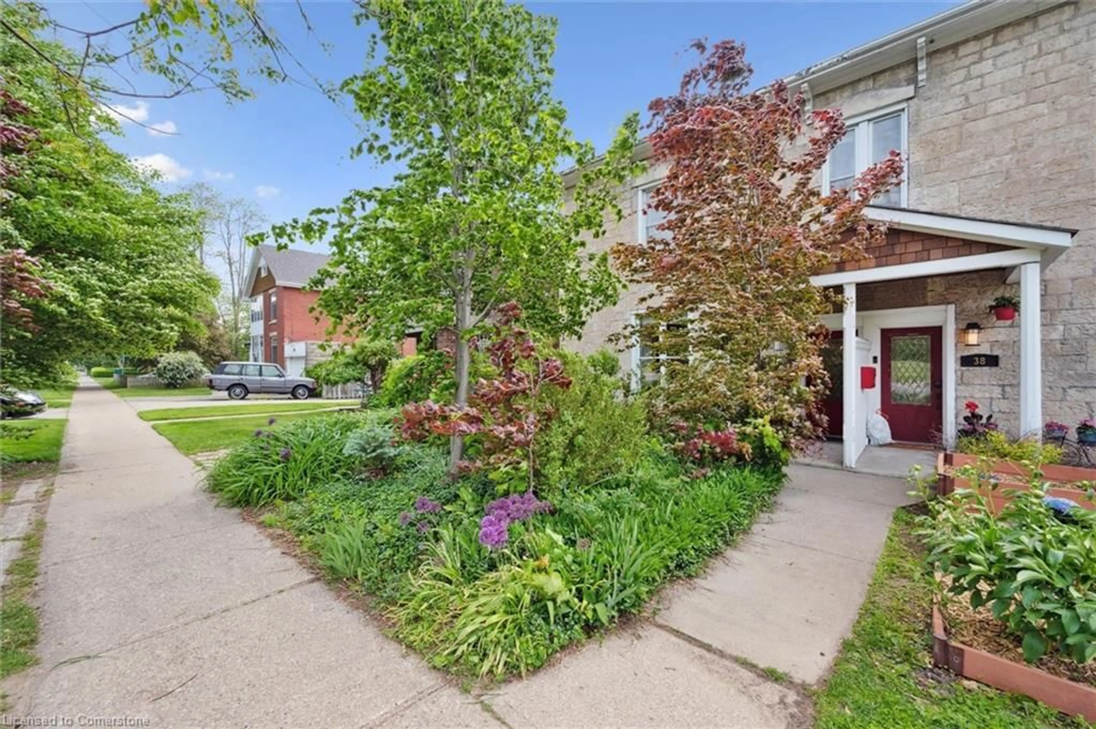 Patio, street for 36 Waterloo St, Guelph Ontario N1H 3H5