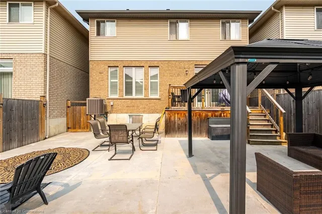 Primary image of 20 Pinemeadow Dr Dr