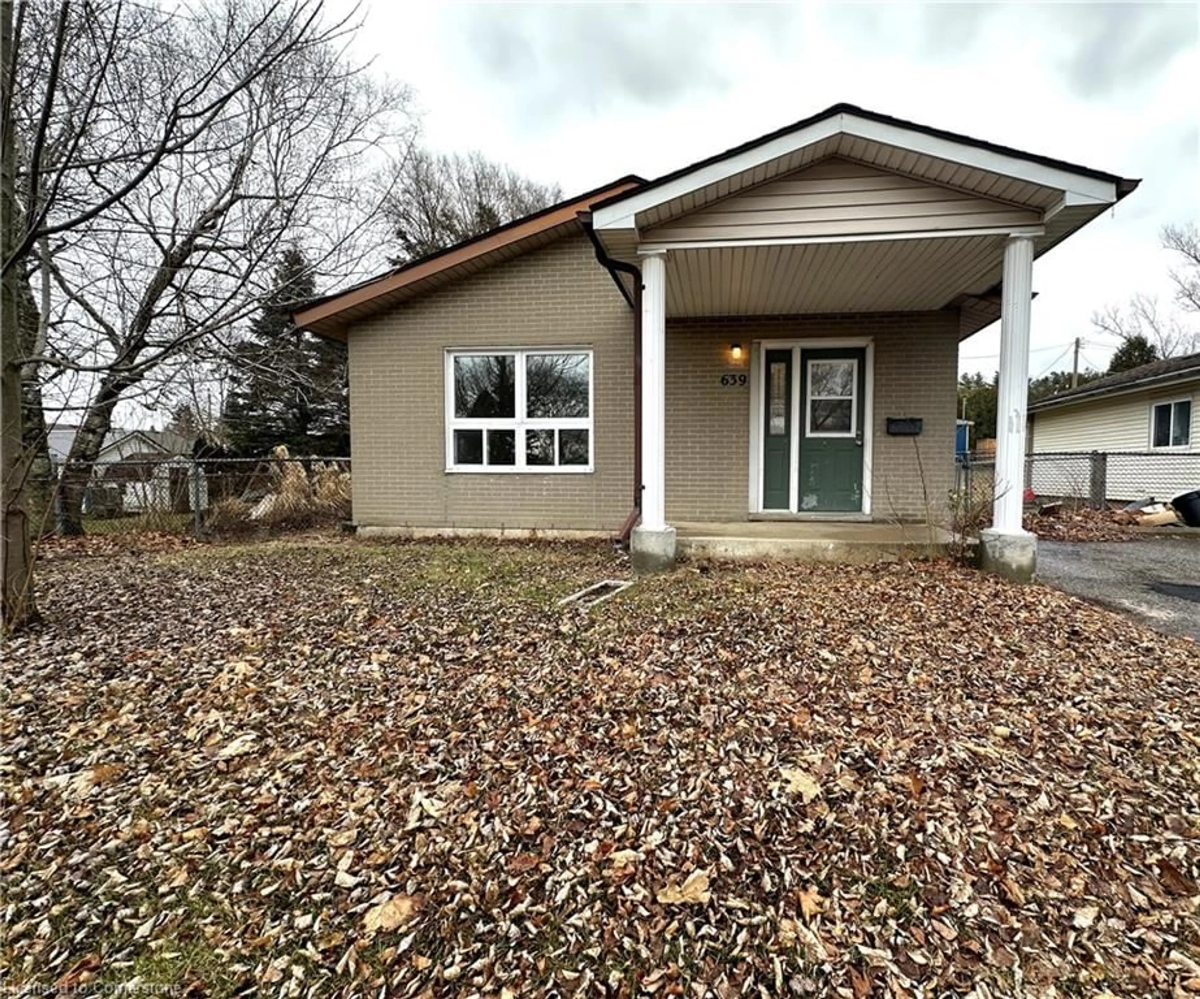 Home with vinyl exterior material, street for 639 Gibralter St, Delhi Ontario N4B 2H6