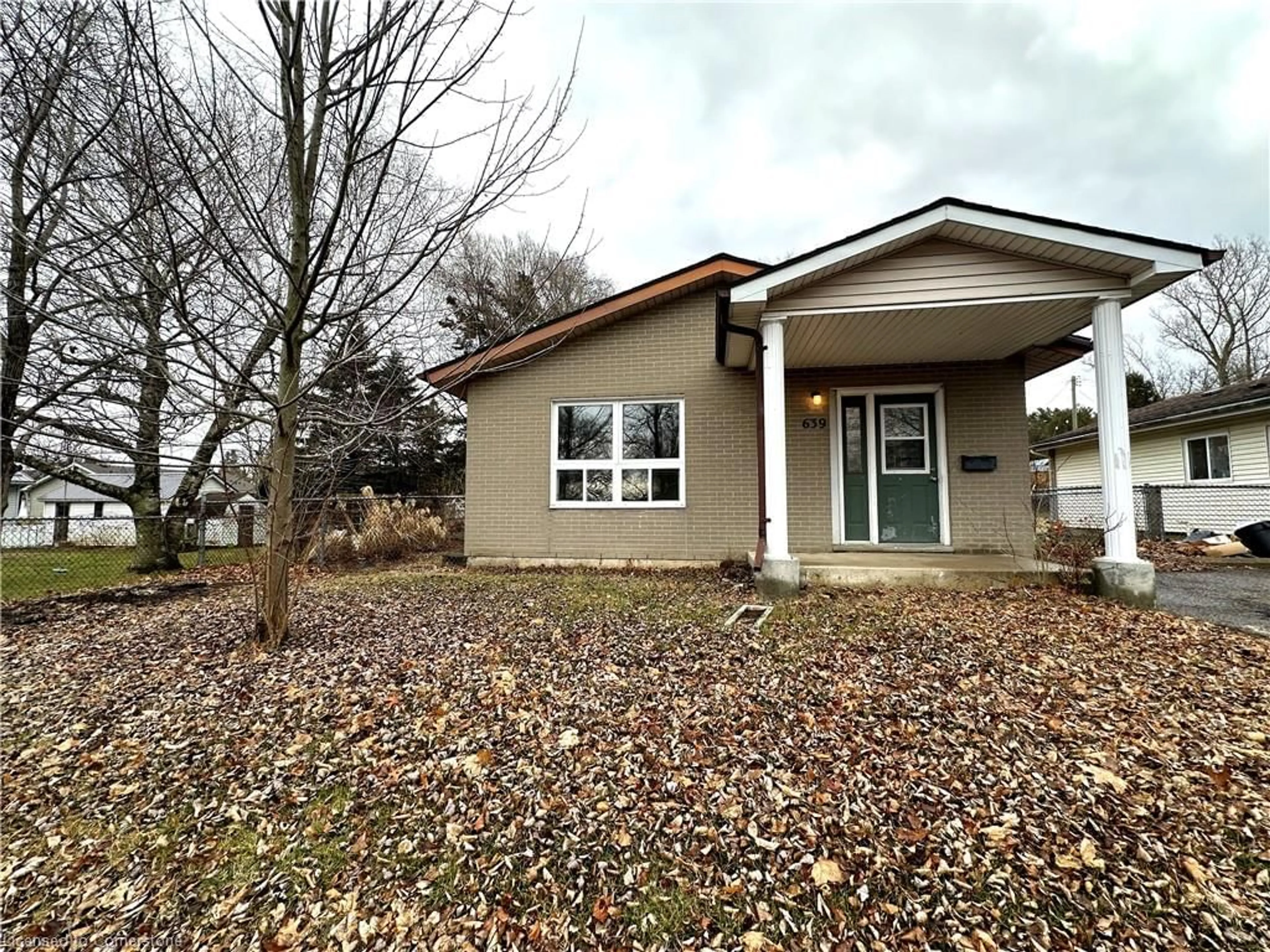 Home with vinyl exterior material, unknown for 639 Gibralter St, Delhi Ontario N4B 2H6