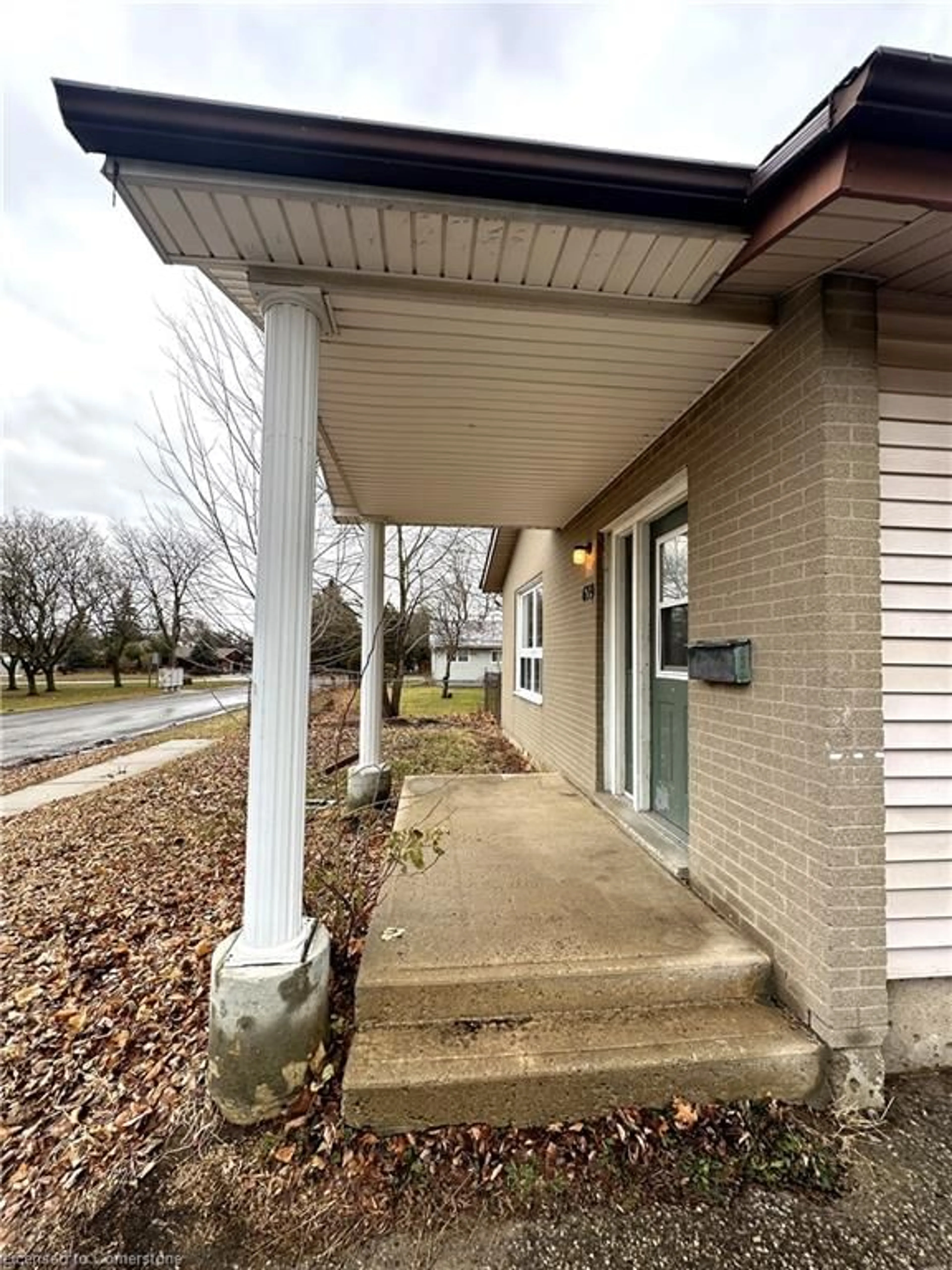 Unknown for 639 Gibralter St, Delhi Ontario N4B 2H6
