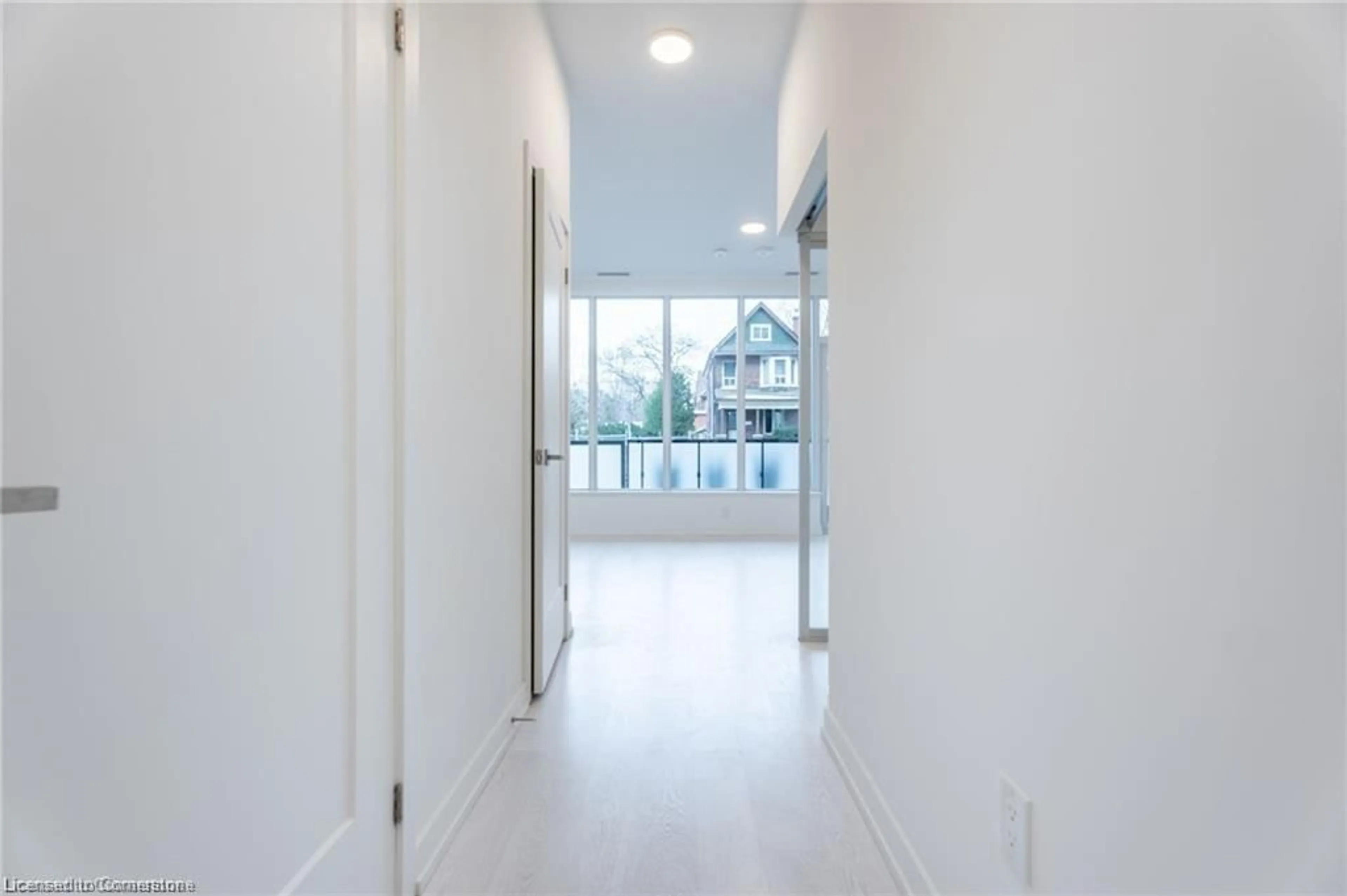 Indoor foyer for 415 Main St #104, Hamilton Ontario L8P 0C9