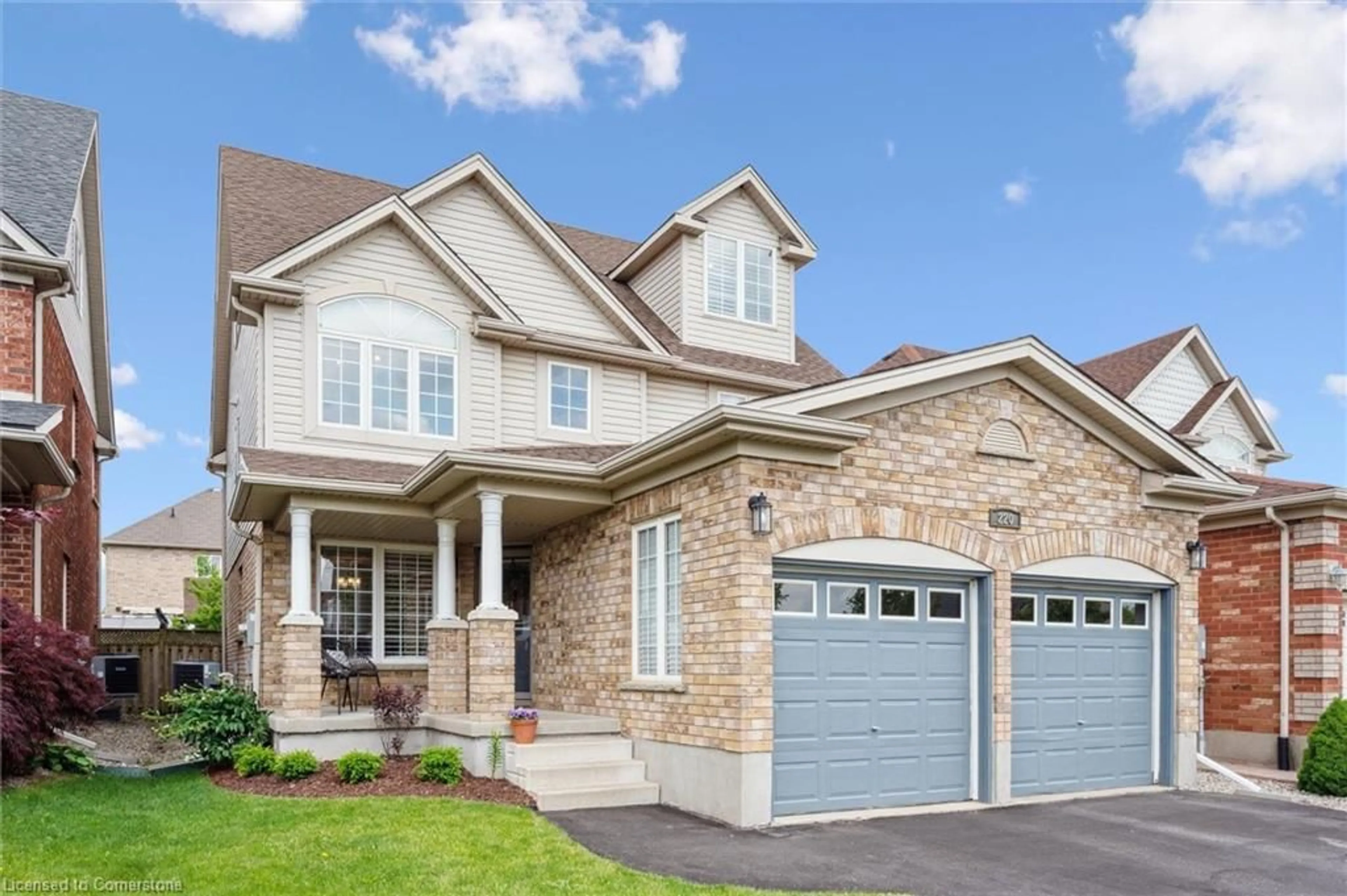 Home with brick exterior material, street for 220 Colton Cir, Kitchener Ontario N2A 4K2