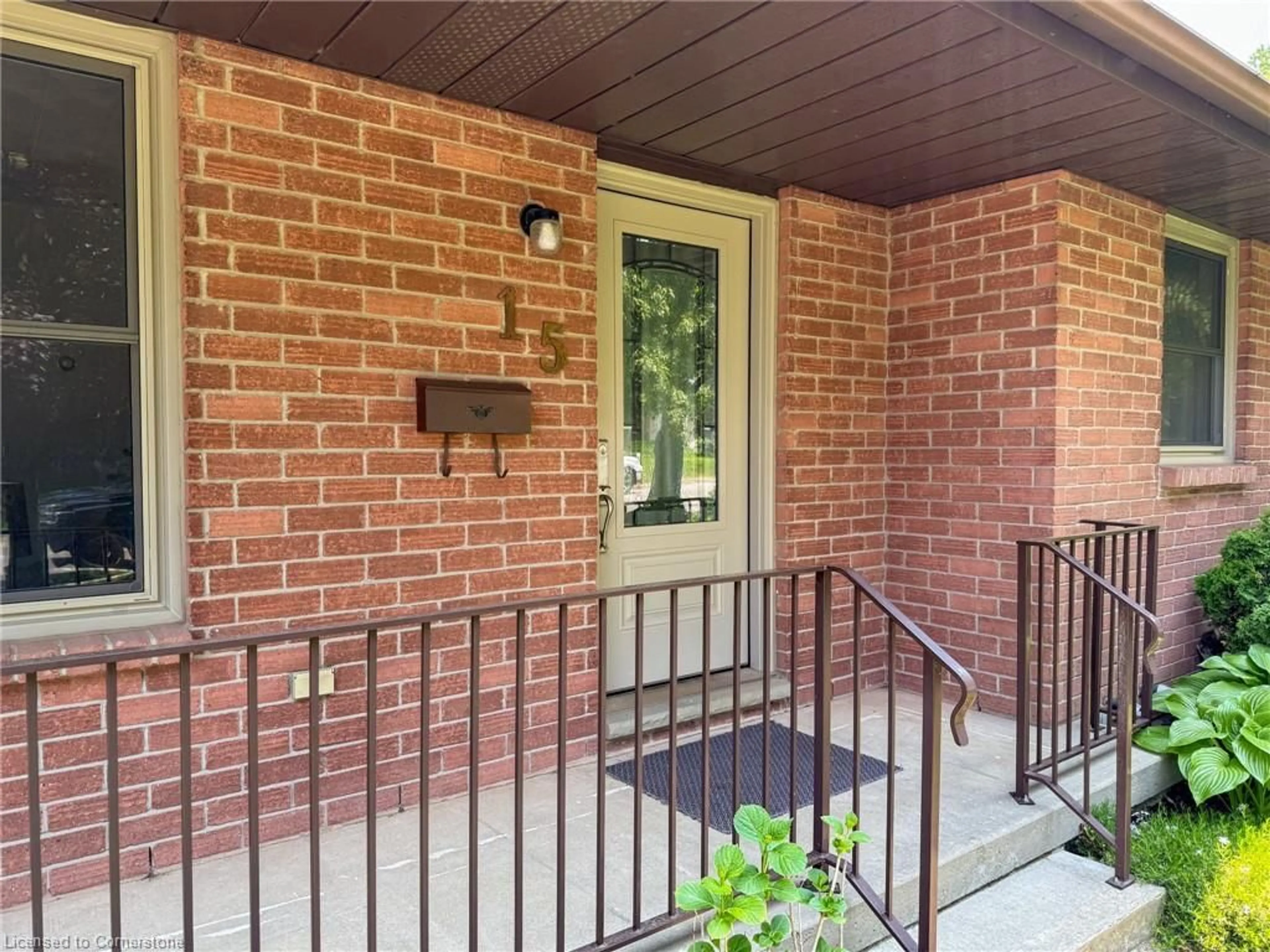 Home with brick exterior material, street for 15 Fairview Dr, Waterford Ontario N0E 1Y0