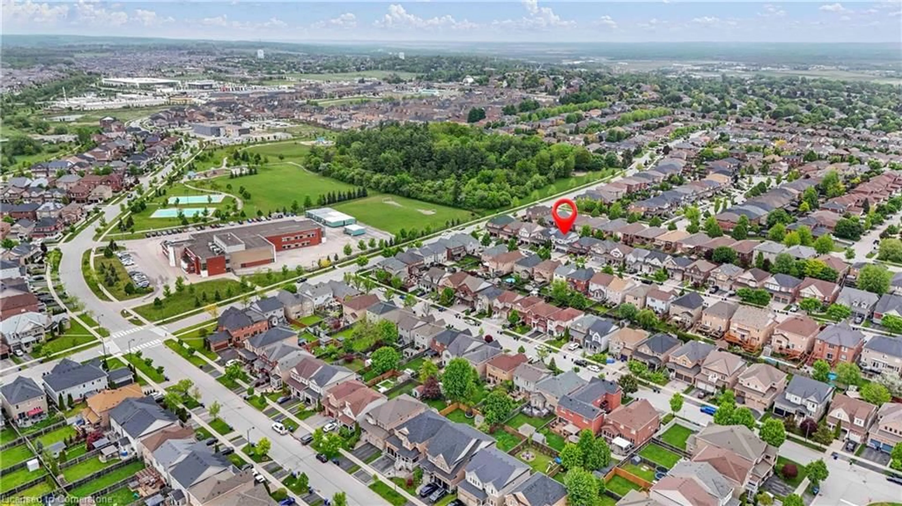A pic from outside/outdoor area/front of a property/back of a property/a pic from drone, street for 9 Booth St, Bradford Ontario L3Z 0A3