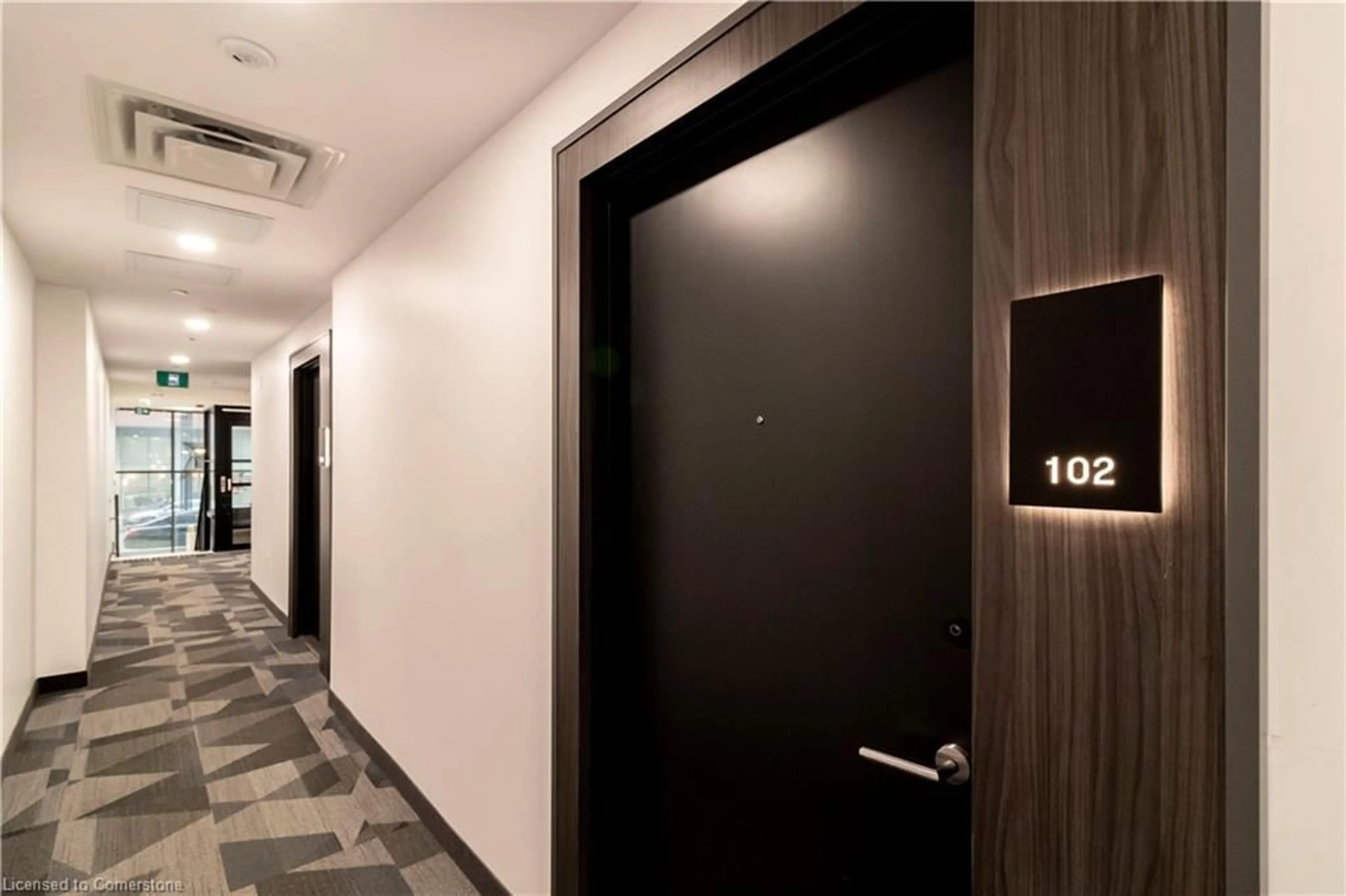 Indoor foyer for 5 Wellington St #102, Kitchener Ontario N2G 0E3