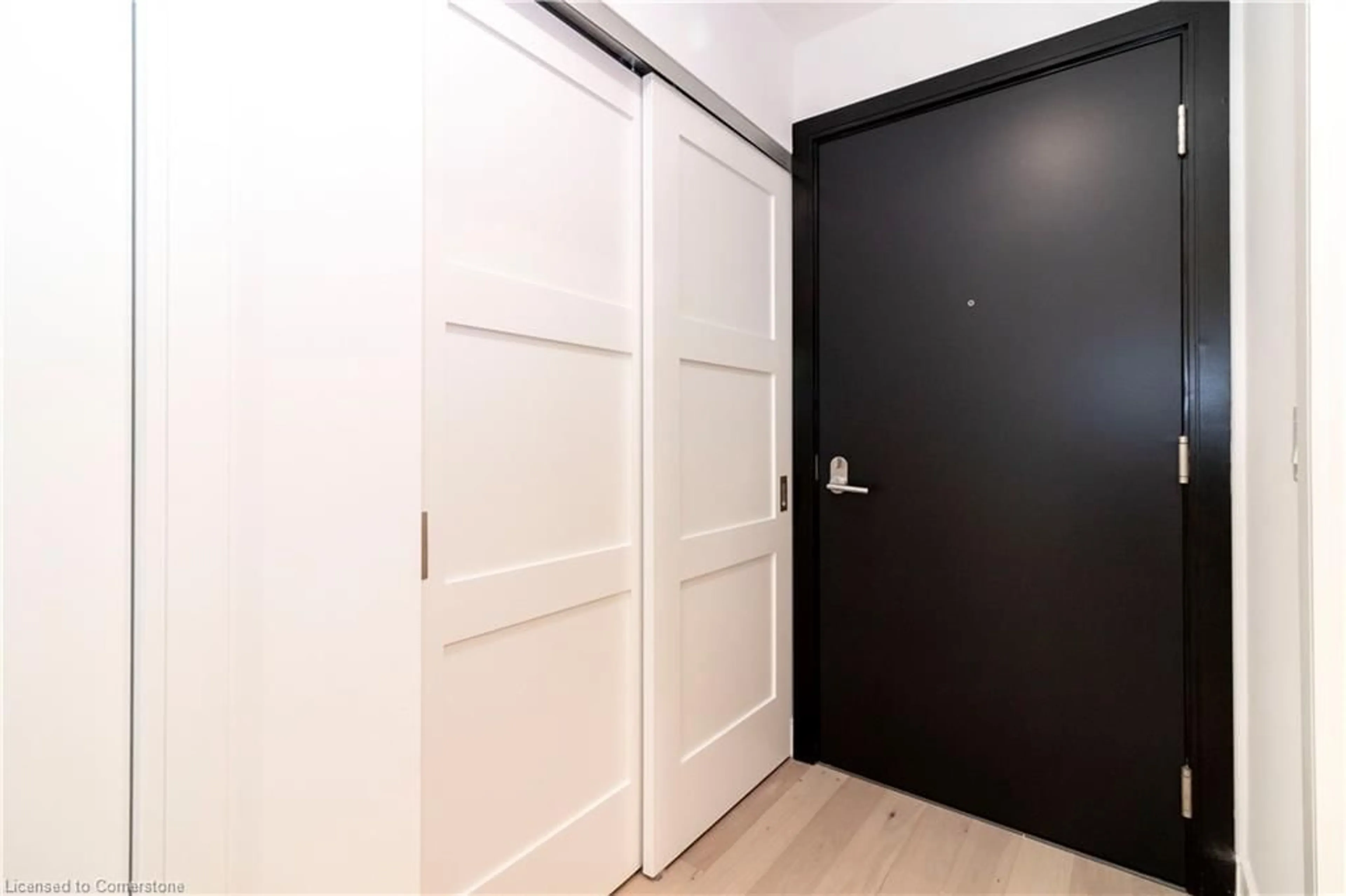 Unknown for 5 Wellington St #102, Kitchener Ontario N2G 0E3