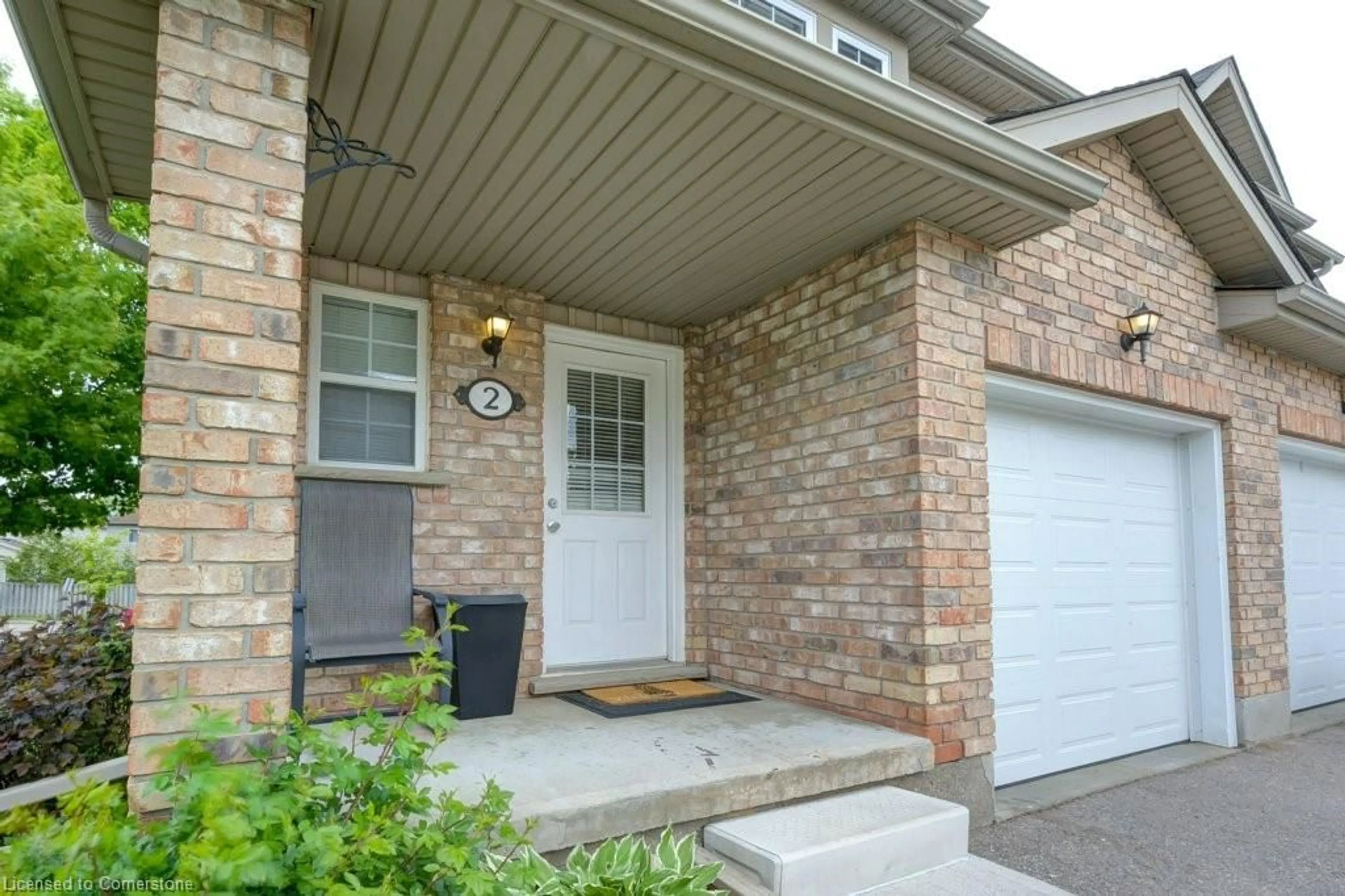 Indoor entryway for 84 Westmeadow Dr #2, Kitchener Ontario N2N 3P1