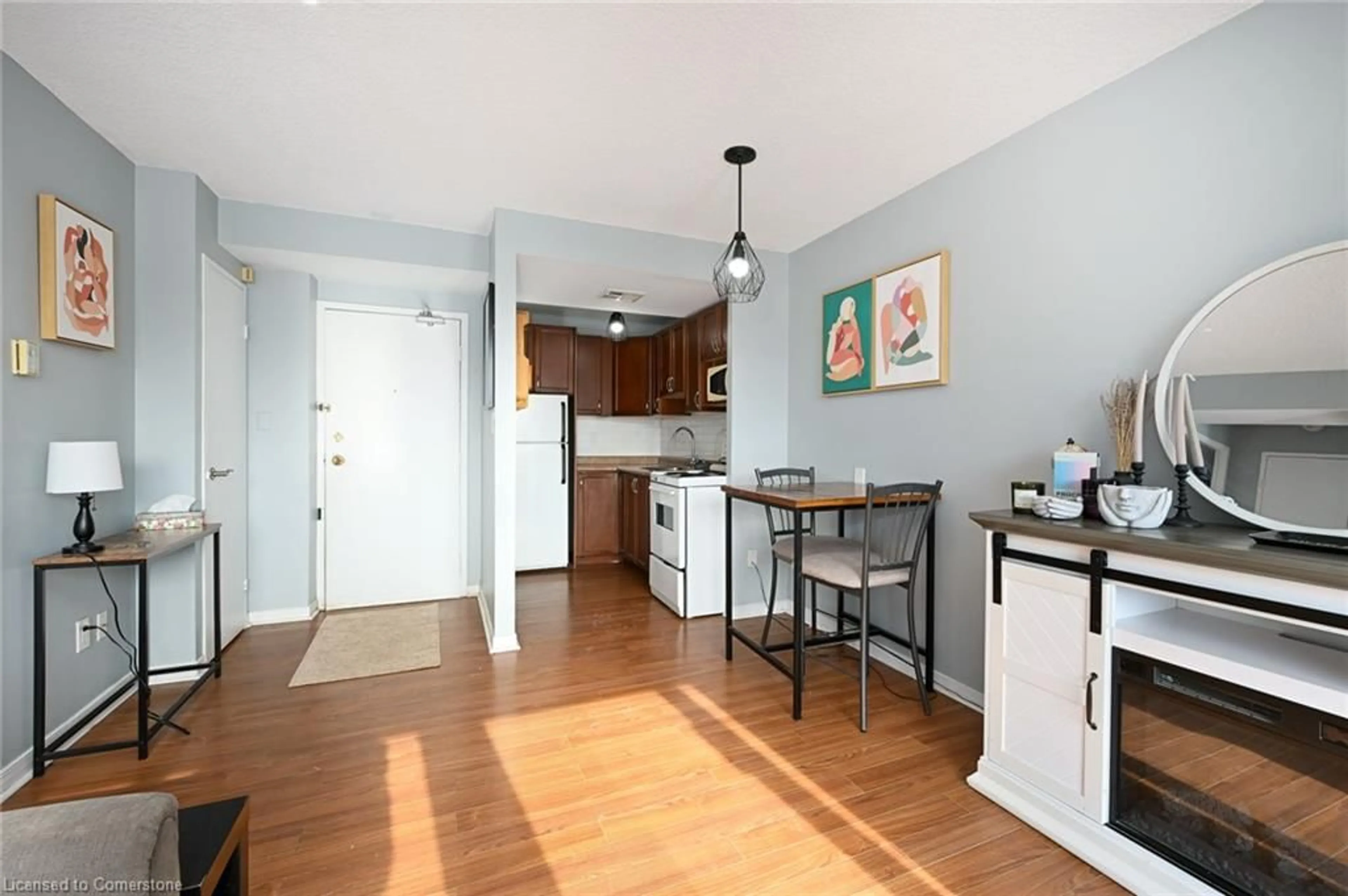 Standard kitchen, wood/laminate floor for 150 Charlton Ave #2605, Hamilton Ontario L8N 3X3