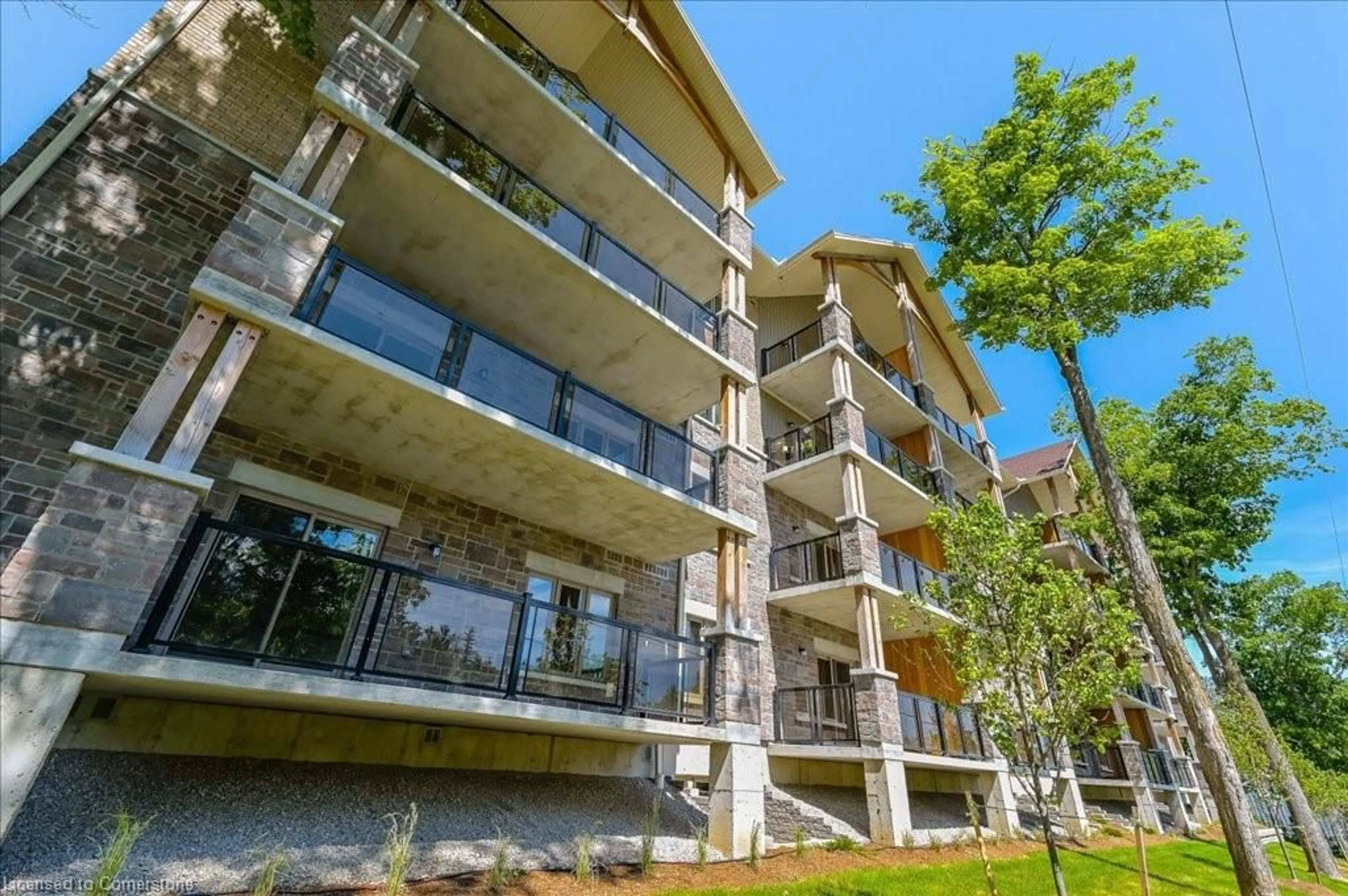 Patio, building for 19 Stumpf St #103, Elora Ontario N0B 1S0