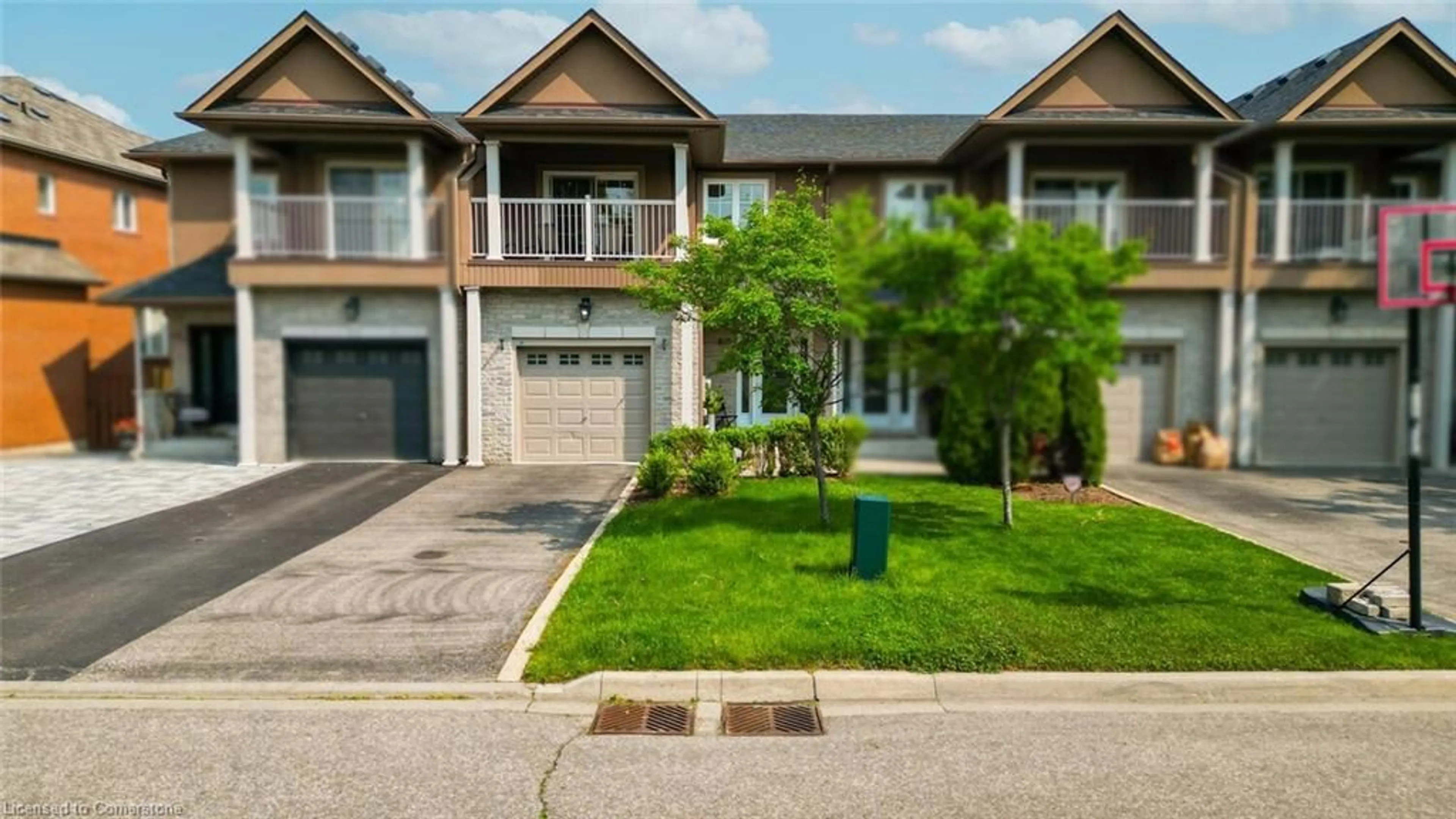 Unknown for 819 Millworks Cres, Peel Ontario L5V 0E7