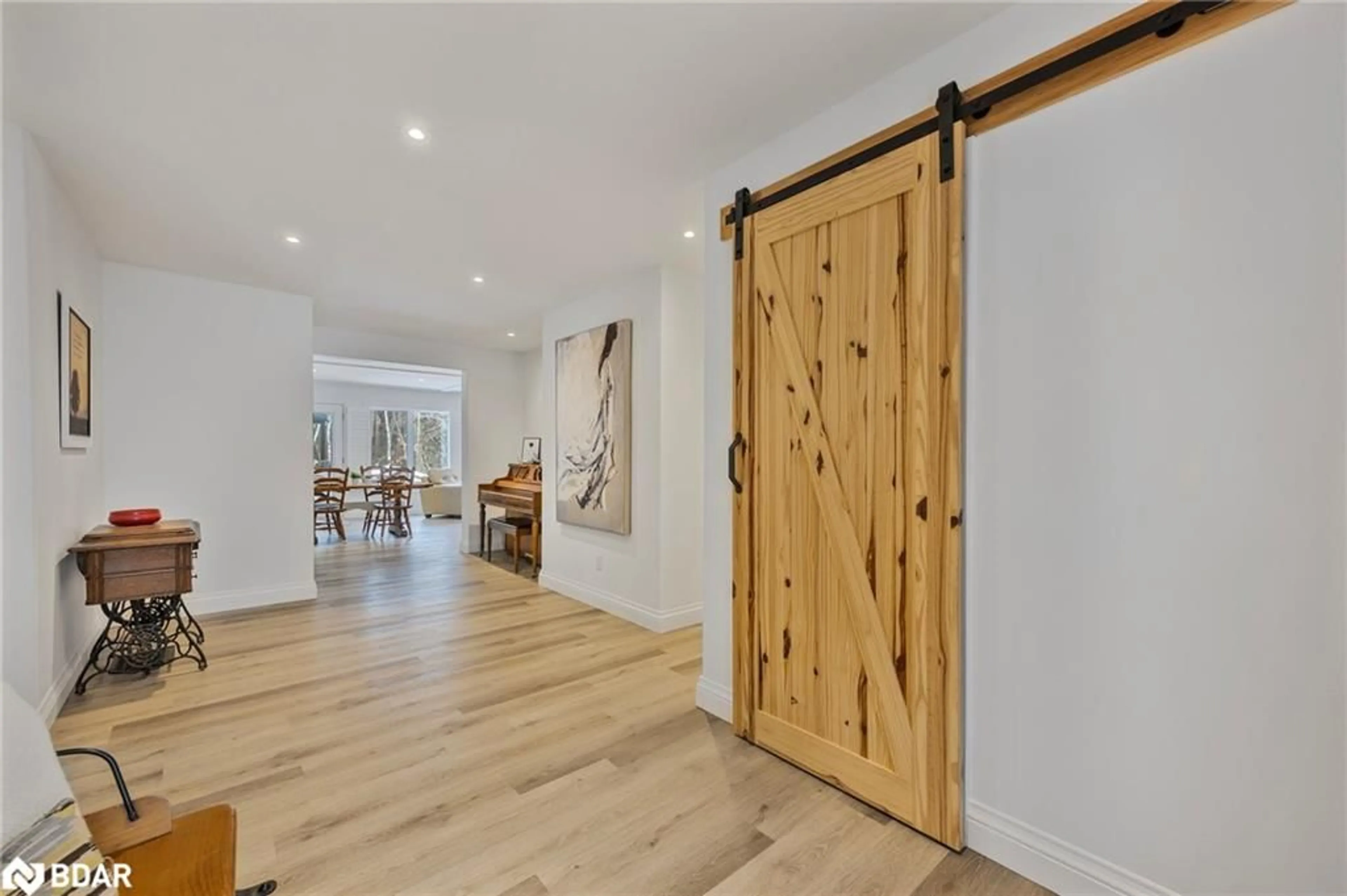 Indoor entryway for 236 Simcoe St N St, Stayner Ontario L0M 1S0