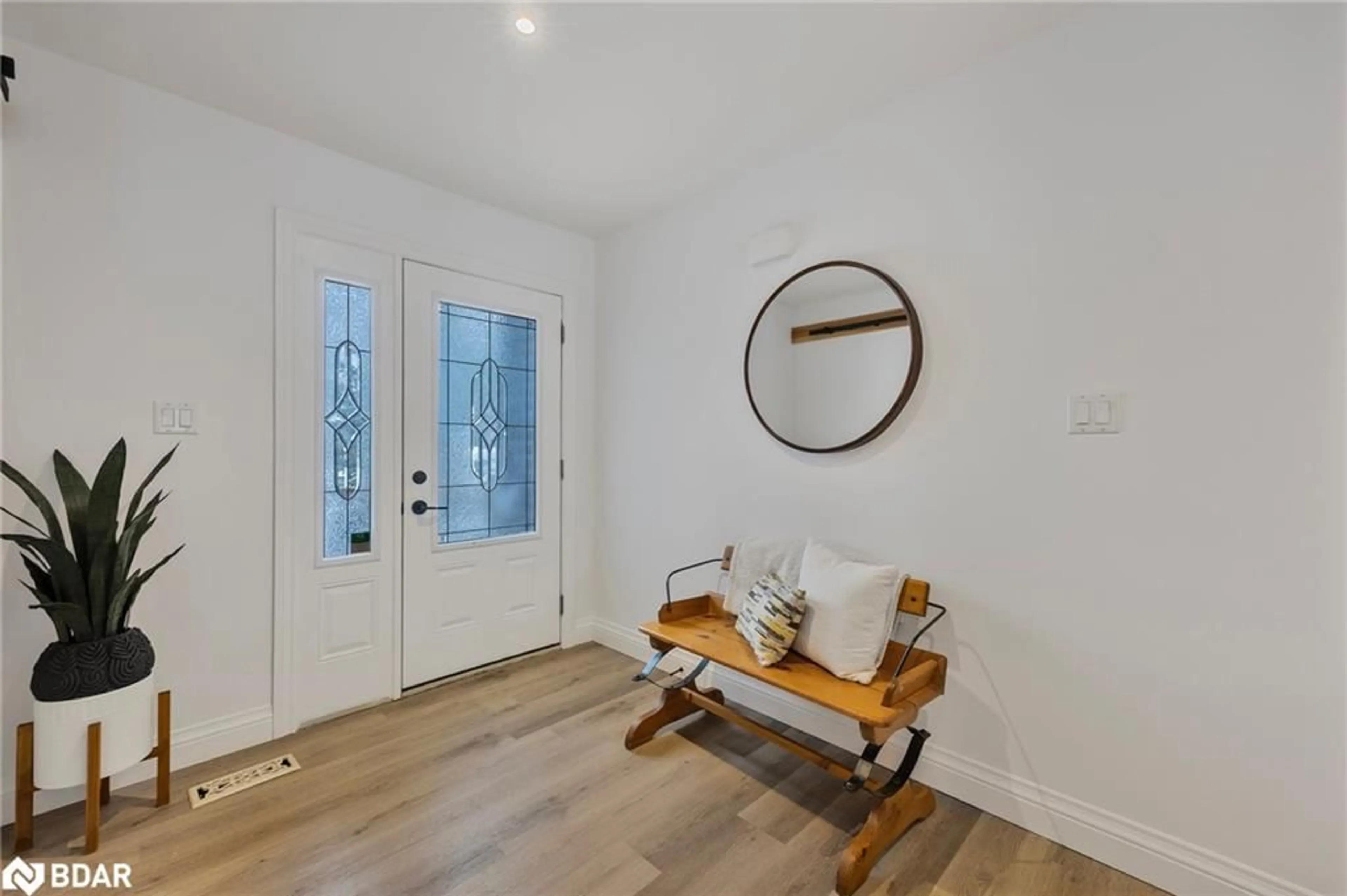 Indoor entryway for 236 Simcoe St N St, Stayner Ontario L0M 1S0