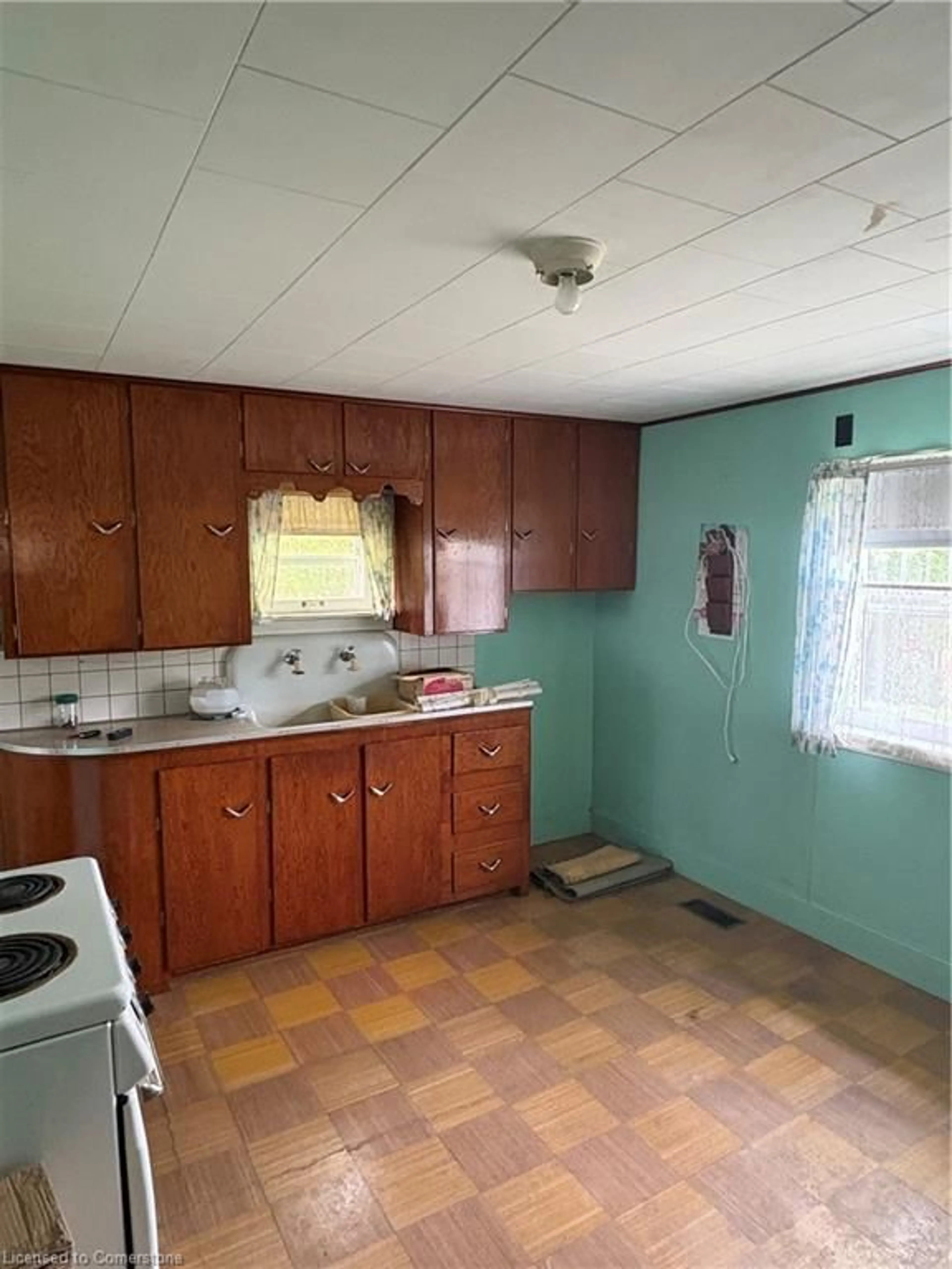 Standard kitchen, unknown for 740 Inkerman St, Listowel Ontario N4W 2P2