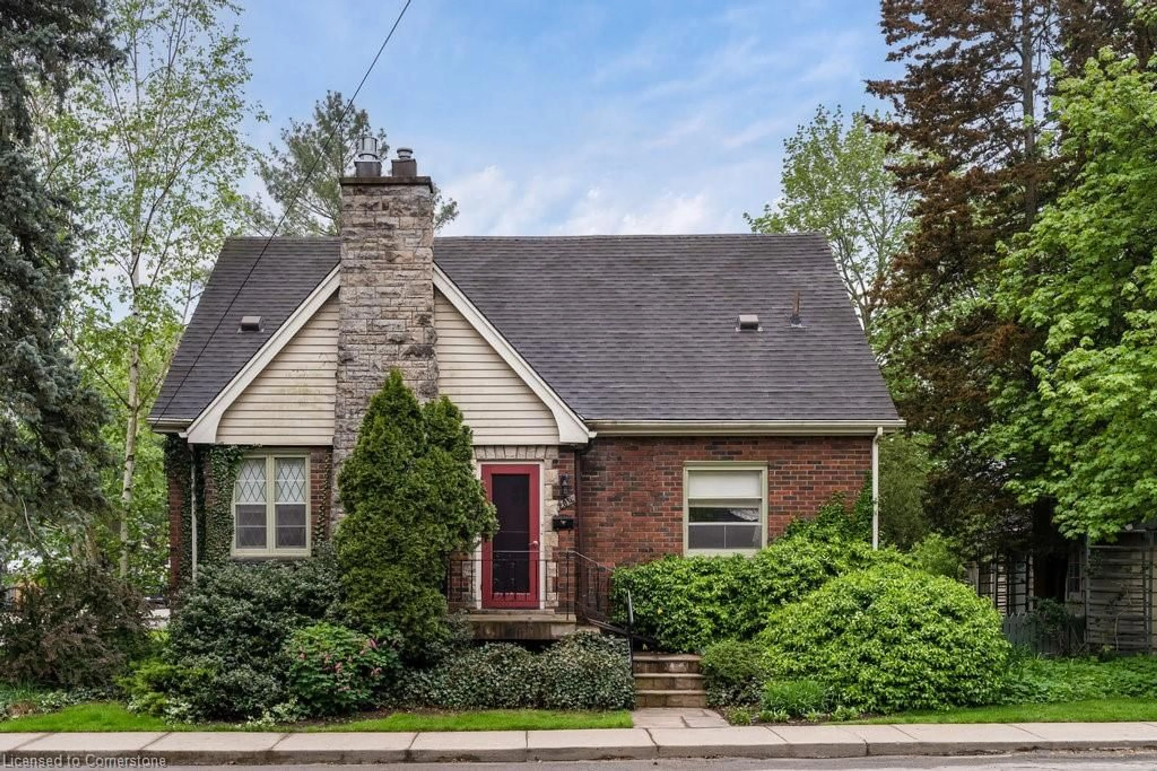 Home with brick exterior material, street for 204 Melville St, Dundas Ontario L9H 2B2