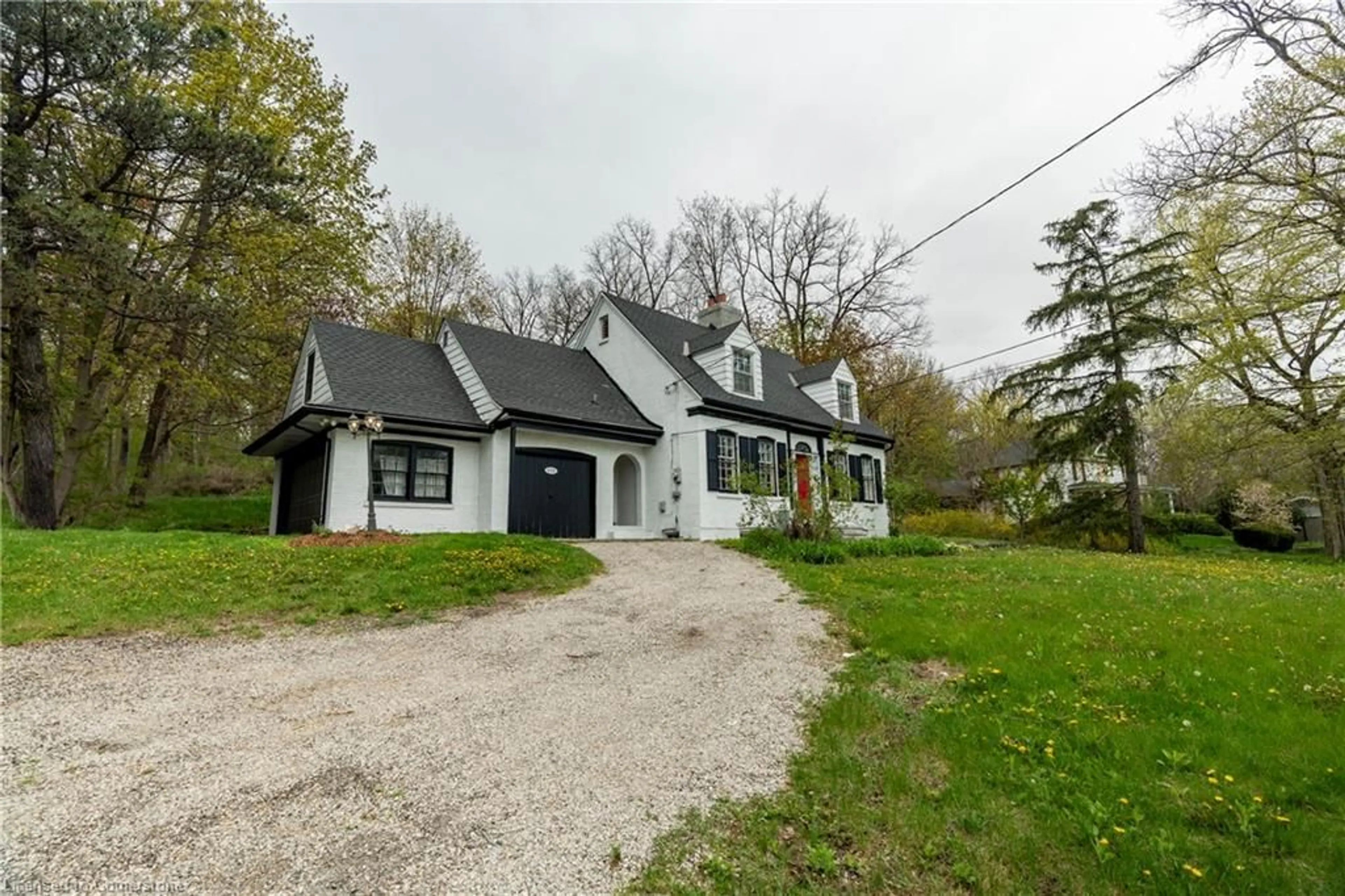 A pic from outside/outdoor area/front of a property/back of a property/a pic from drone, street for 456 Fountain St, Cambridge Ontario N3H 1J3