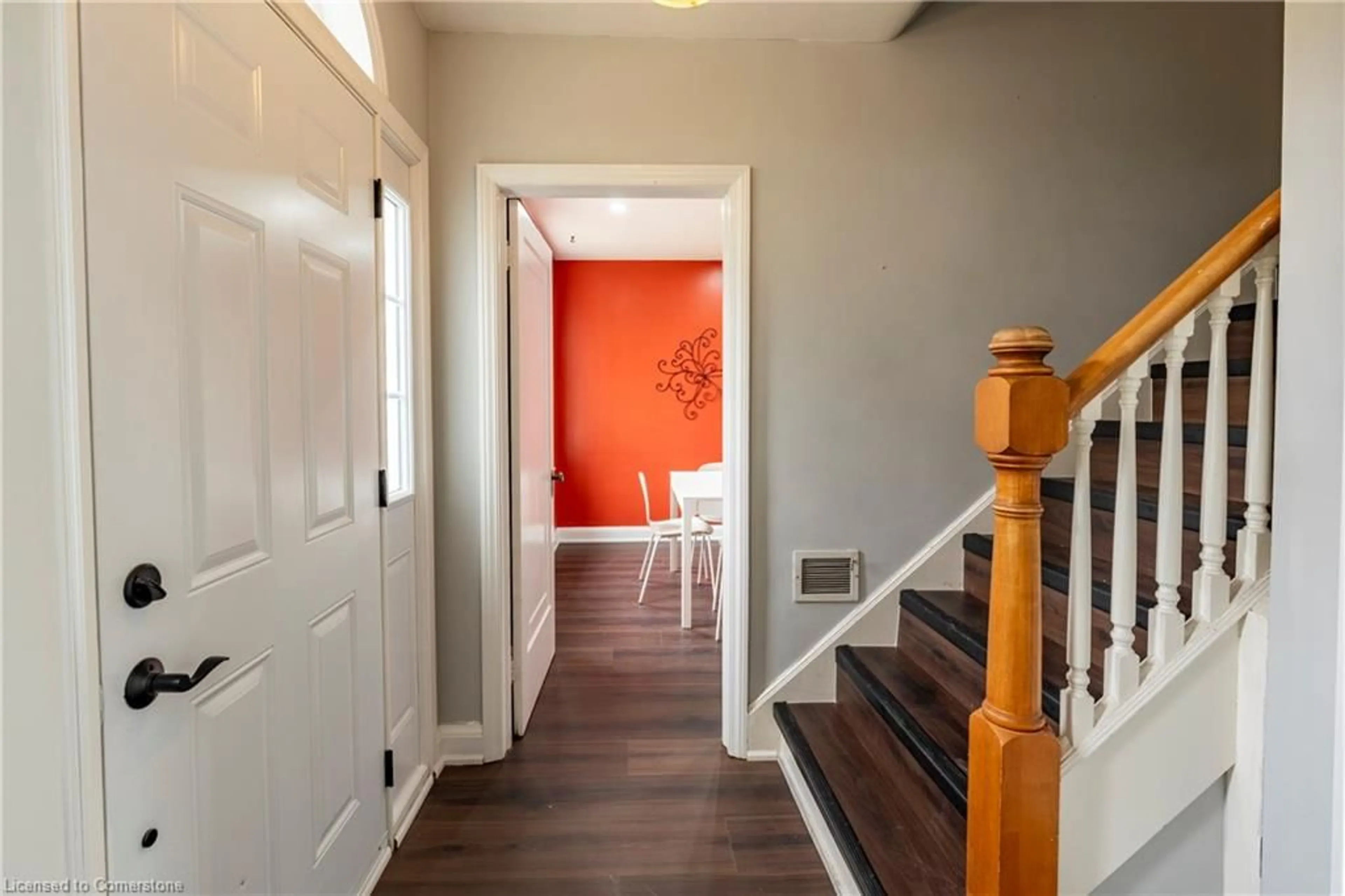 Indoor entryway for 456 Fountain St, Cambridge Ontario N3H 1J3
