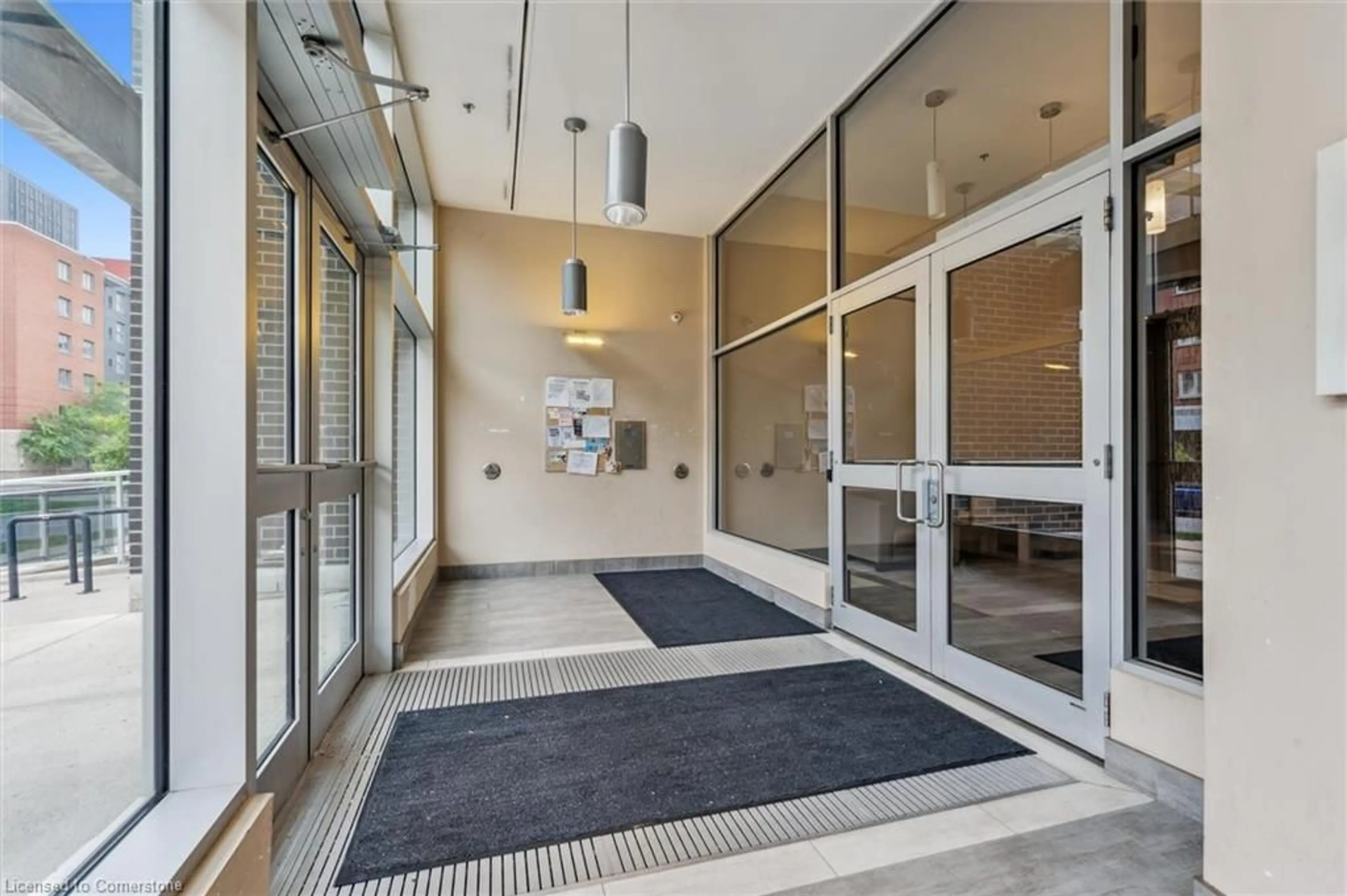 Indoor foyer for 280 Lester St #505, Waterloo Ontario N2L 0G2