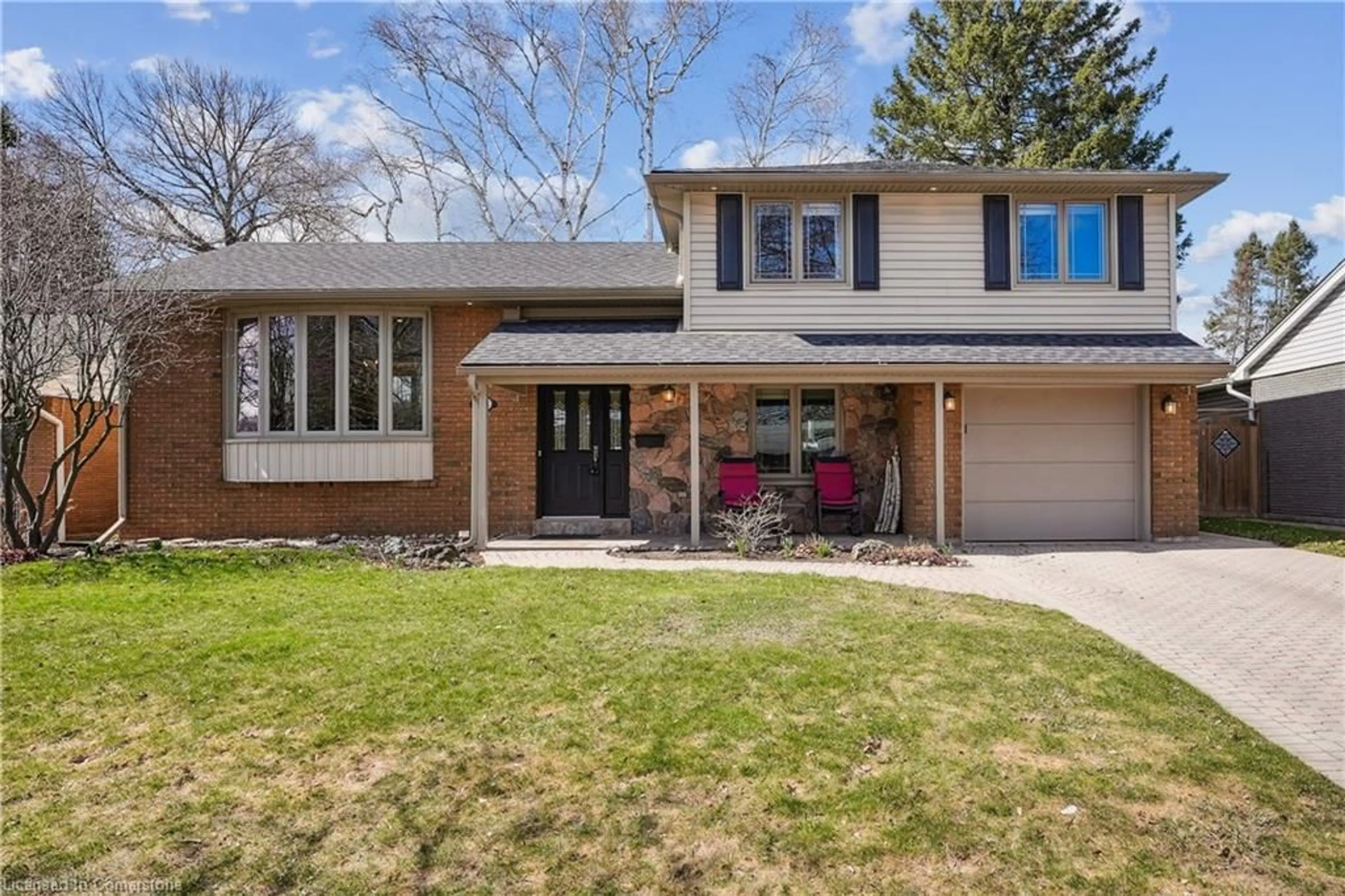 Home with brick exterior material, street for 602 Rosedale Cres, Burlington Ontario L7N 2T1