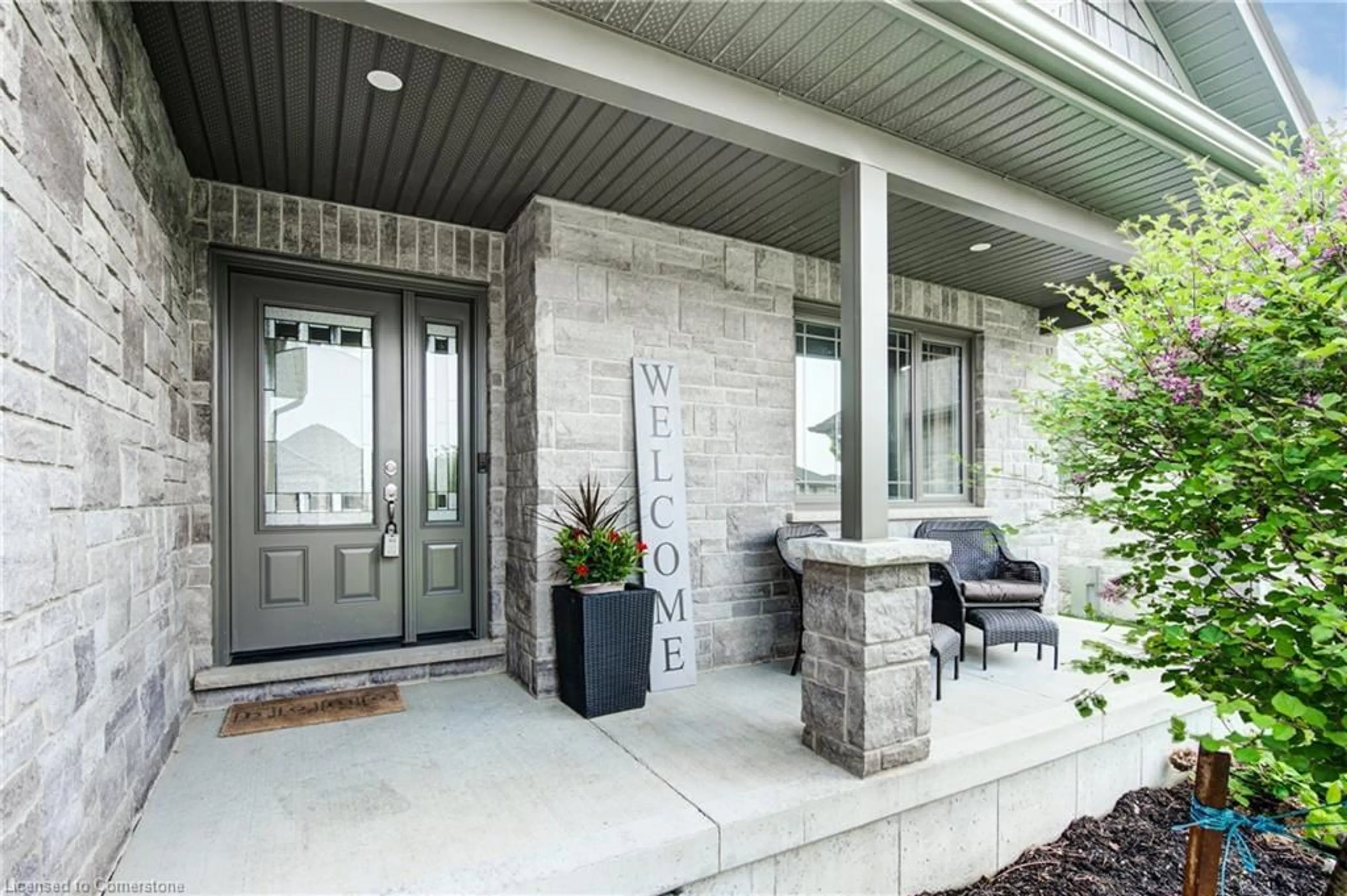 Indoor entryway for 250 Krotz St, Listowel Ontario N4W 0E1