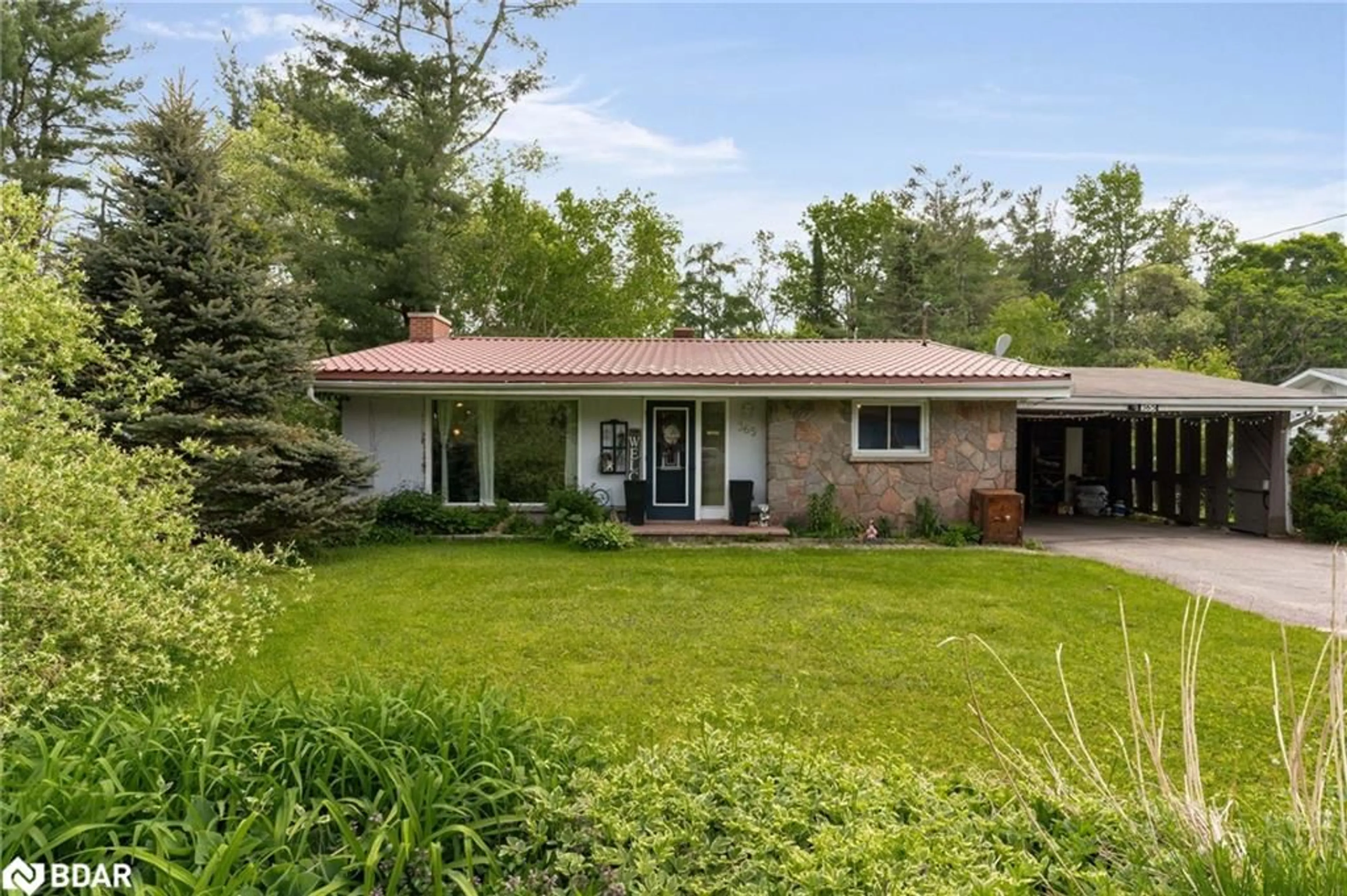 Home with brick exterior material, street for 365 Wellington St, Bracebridge Ontario P1L 1B6