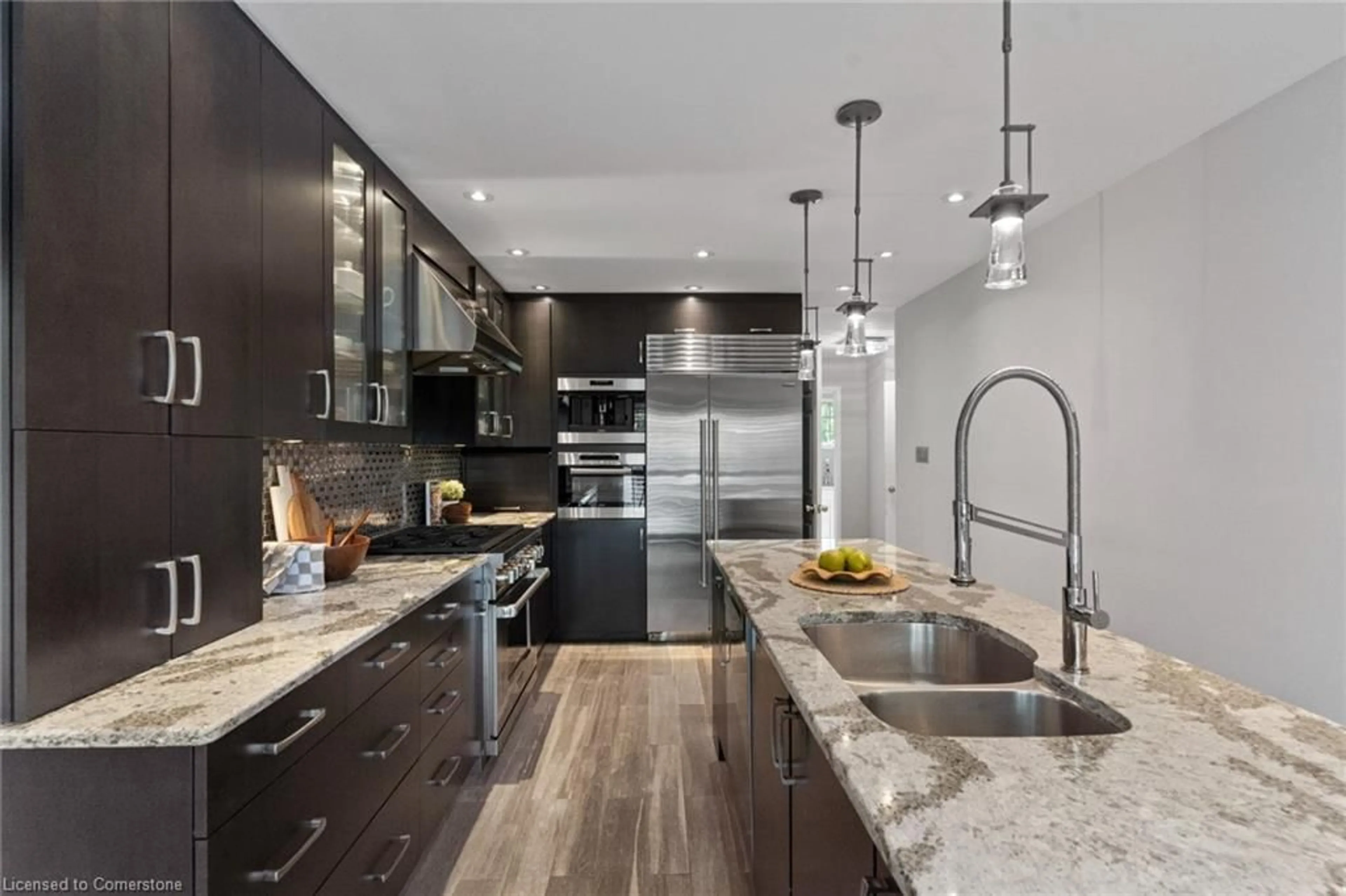 Contemporary kitchen, unknown for 3856 Trelawny Cir, Mississauga Ontario L5N 6S4