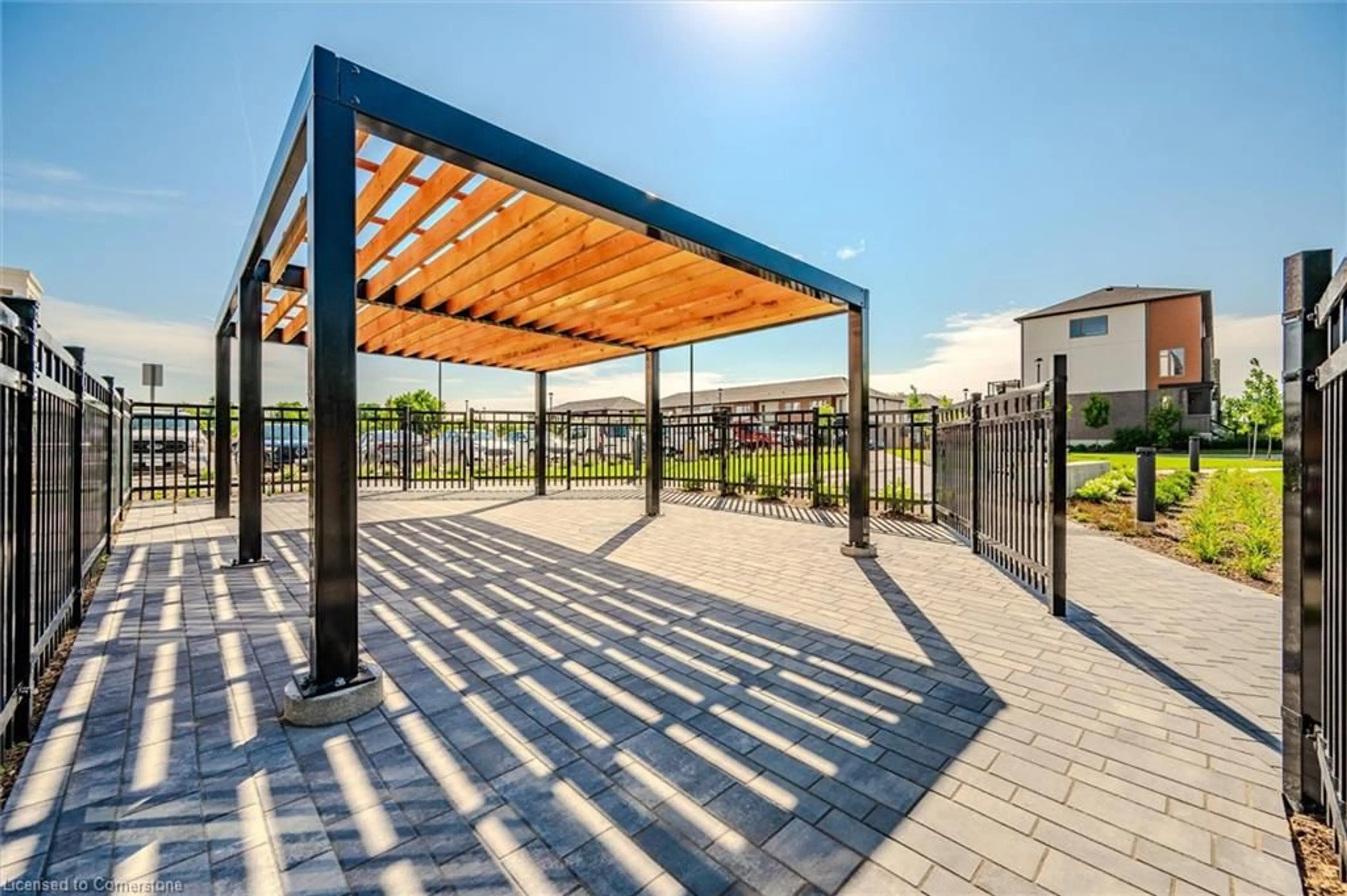 Patio, street for 120 Huron St #522, Guelph Ontario N1E 0T8