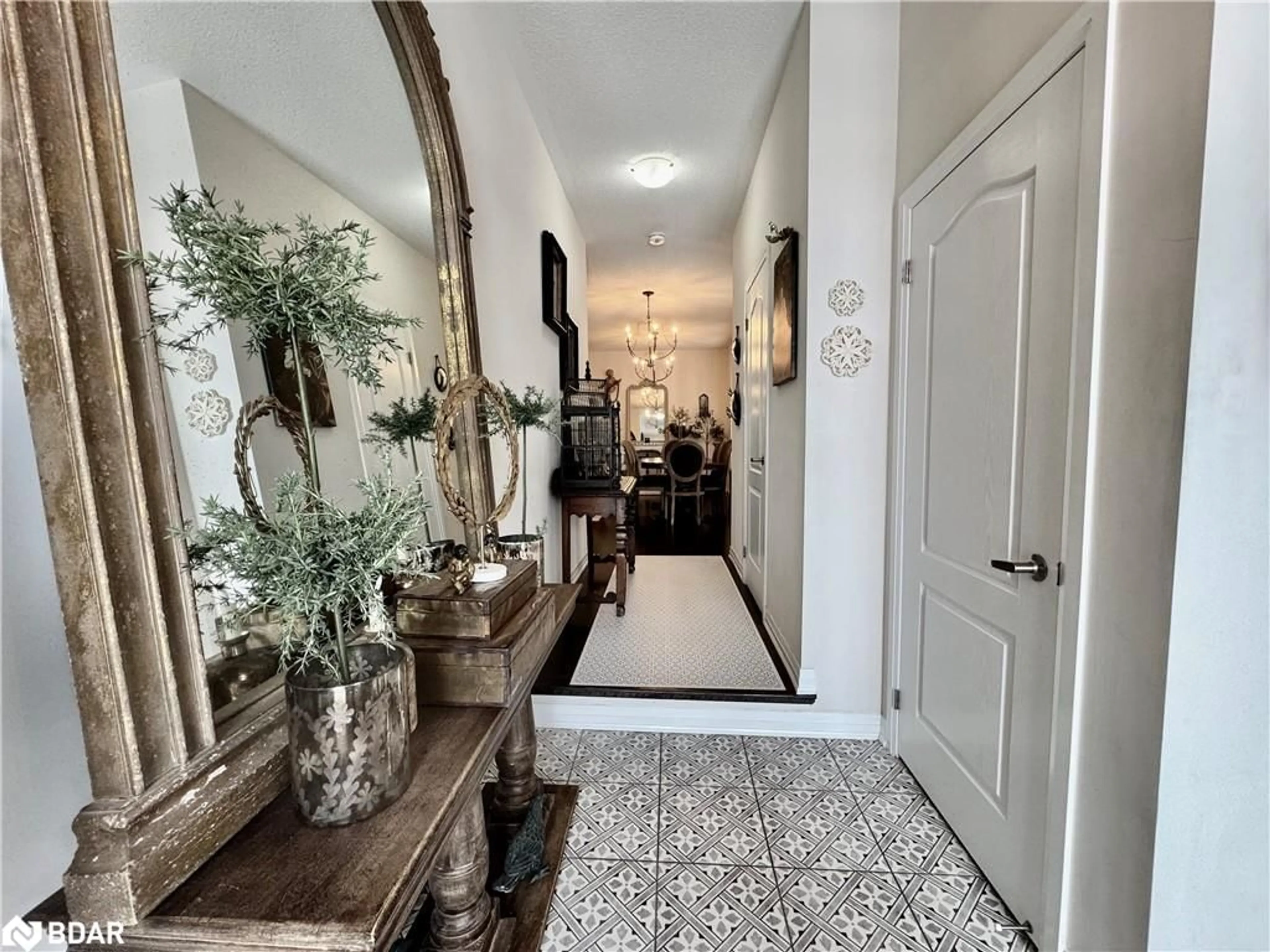 Indoor entryway for 27 Jenkins Street St, Grand Valley Ontario L9W 7R2