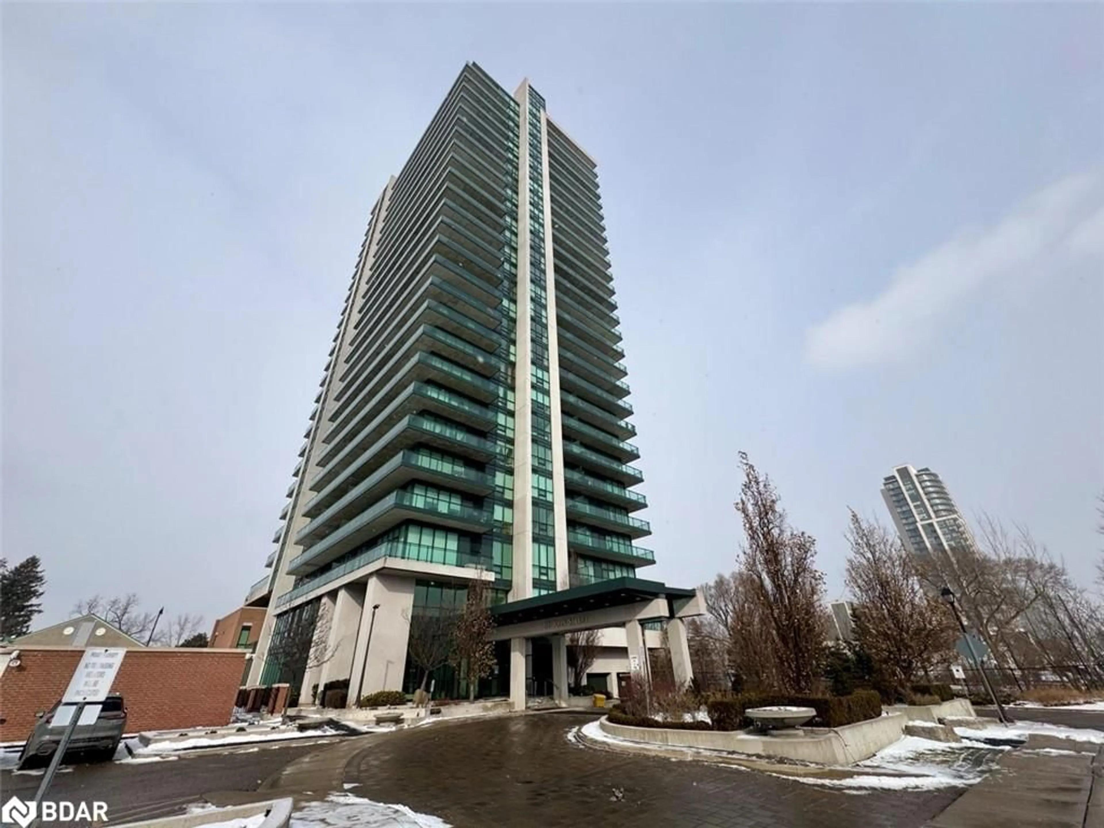 Indoor foyer for 100 John St #403, Peel Ontario L6W 0A8