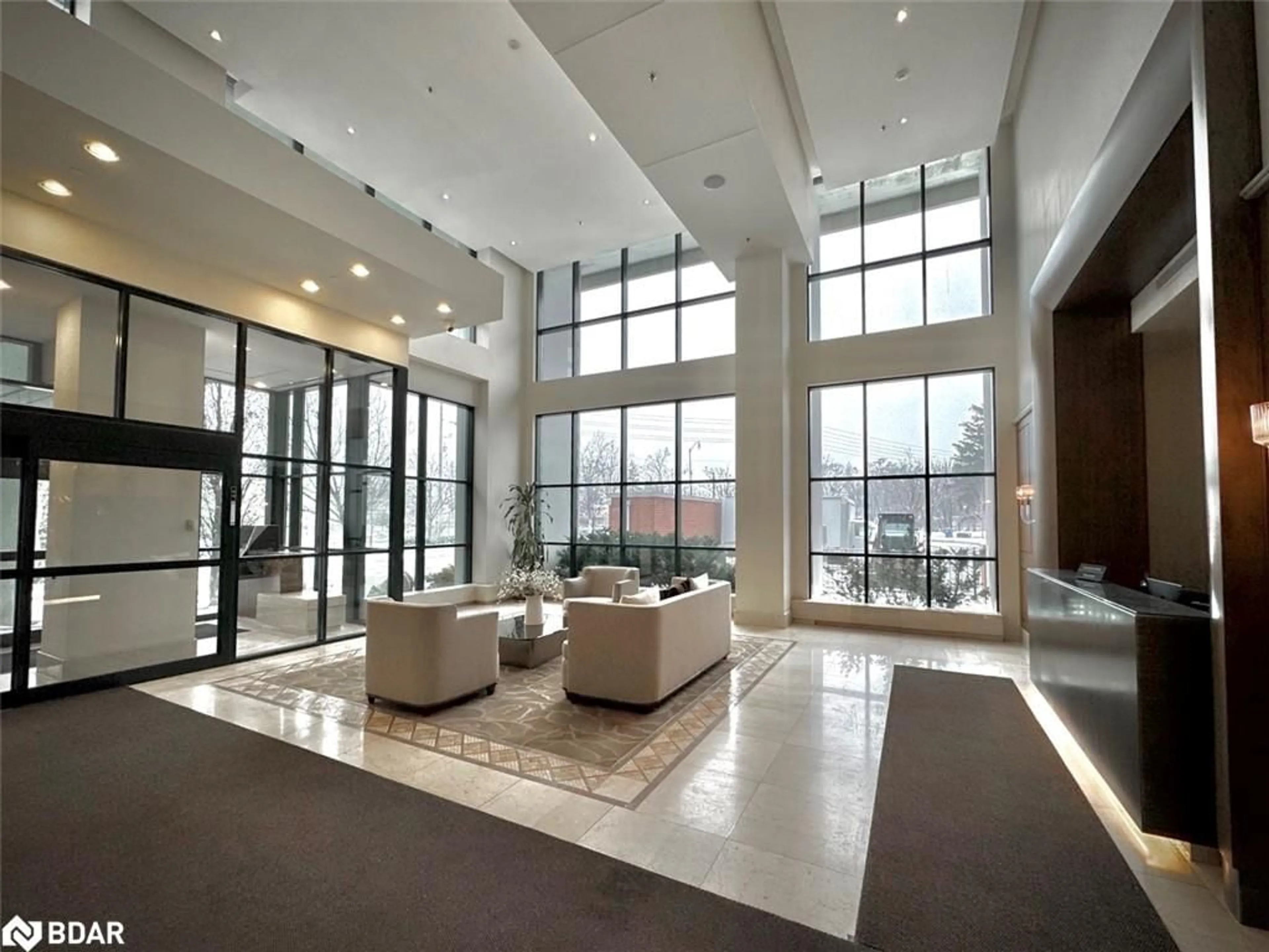 Indoor foyer for 100 John St #403, Peel Ontario L6W 0A8