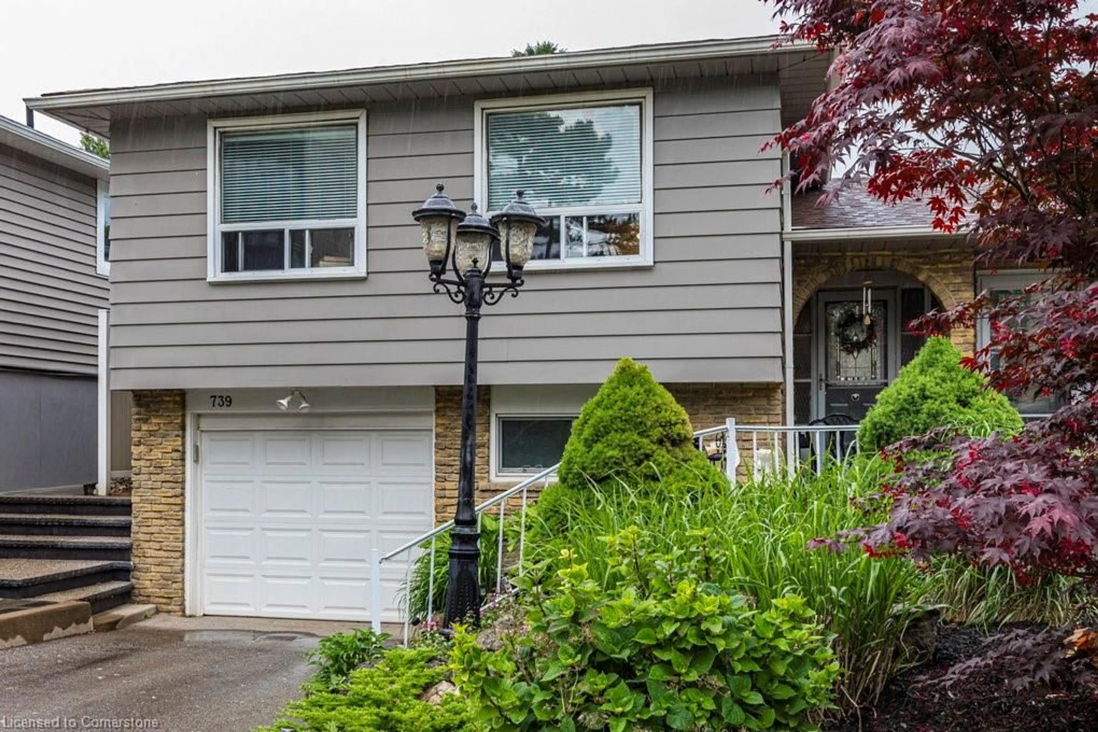 Home with vinyl exterior material, street for 739 Hager Ave, Burlington Ontario L7S 1W9