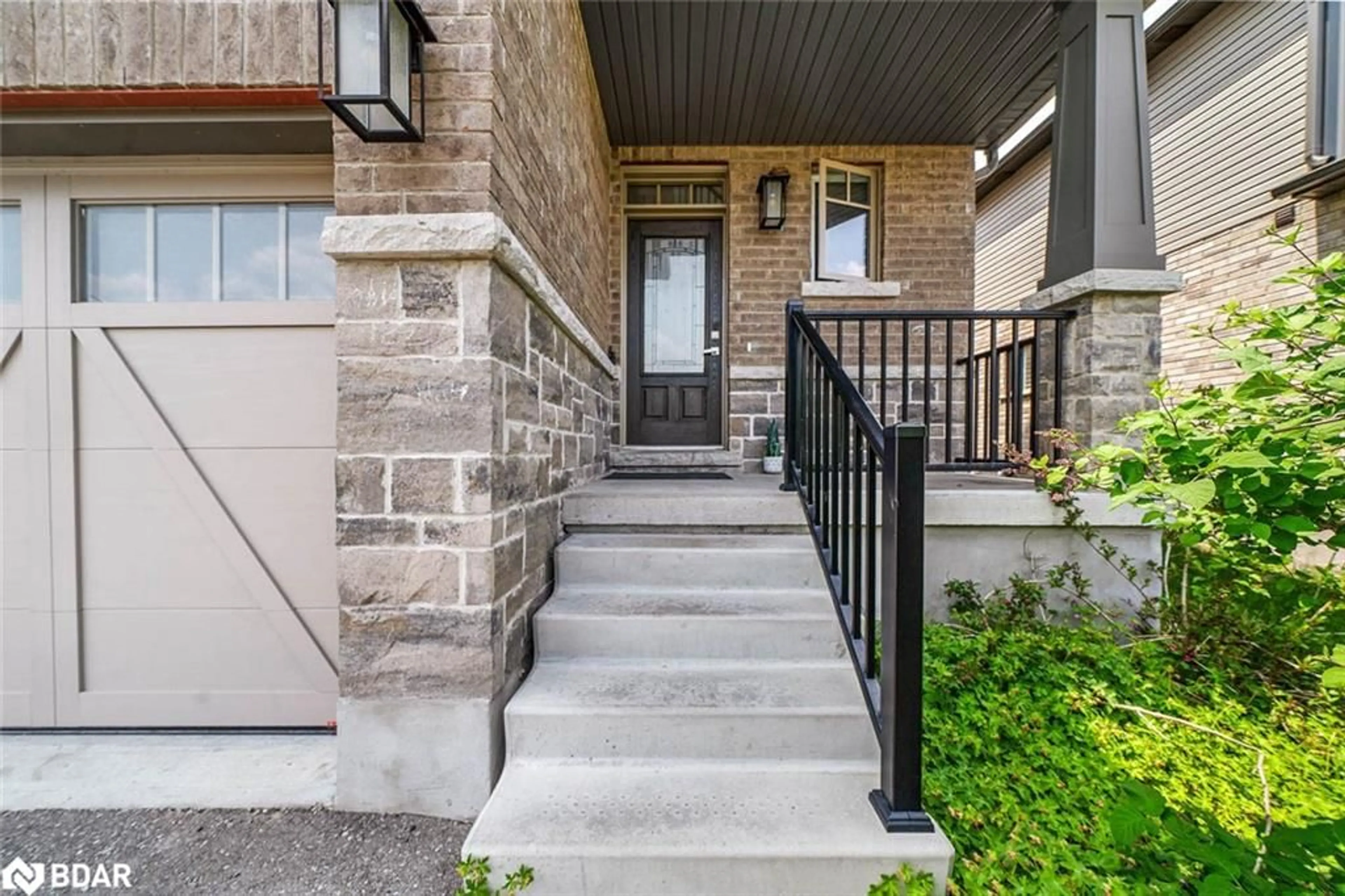 Unknown for 6 Bassett Street, Collingwood Ontario L9Y 3B7