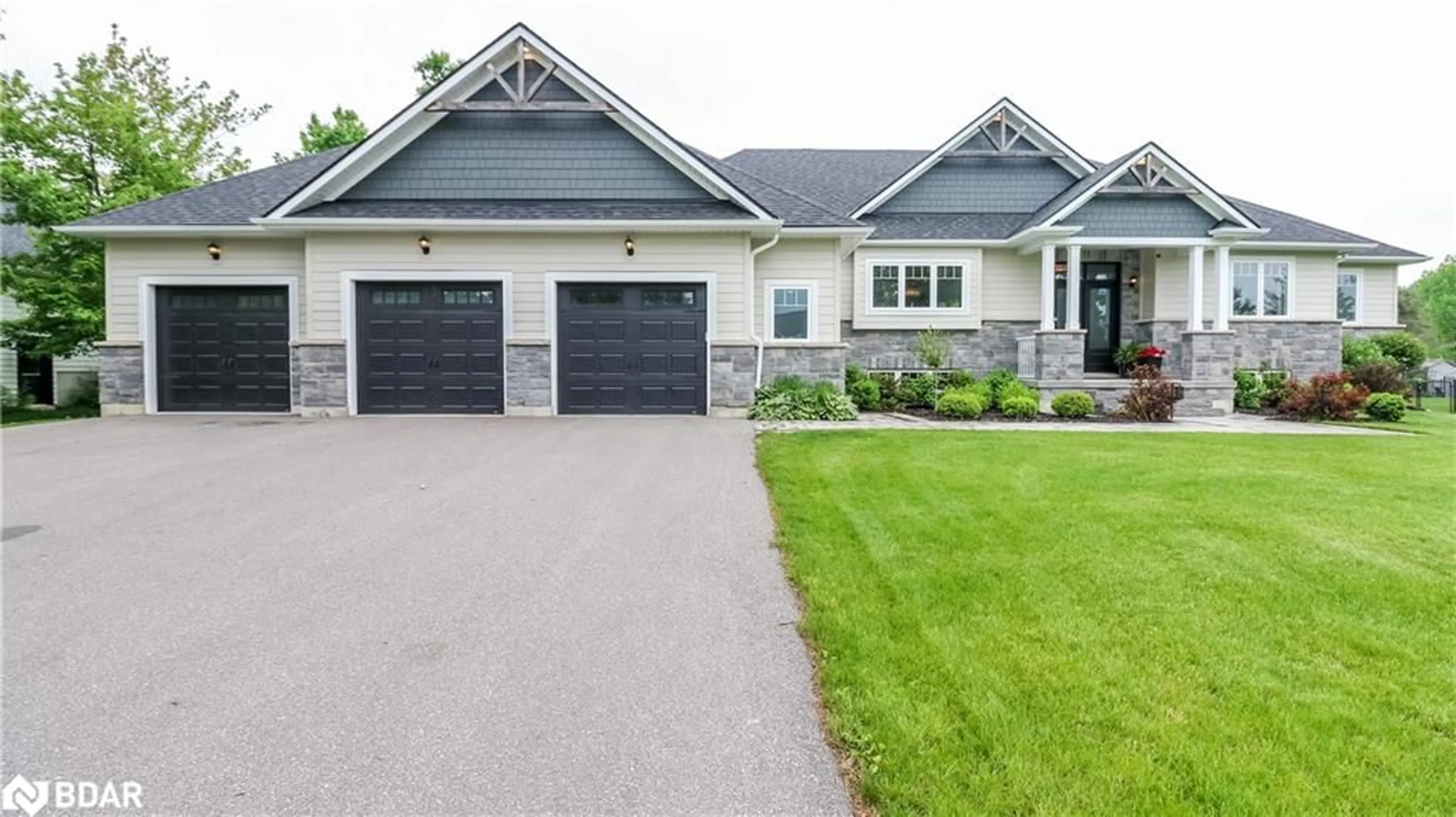 Home with vinyl exterior material, street for 2066 Elana Dr, Orillia Ontario L3V 0C2