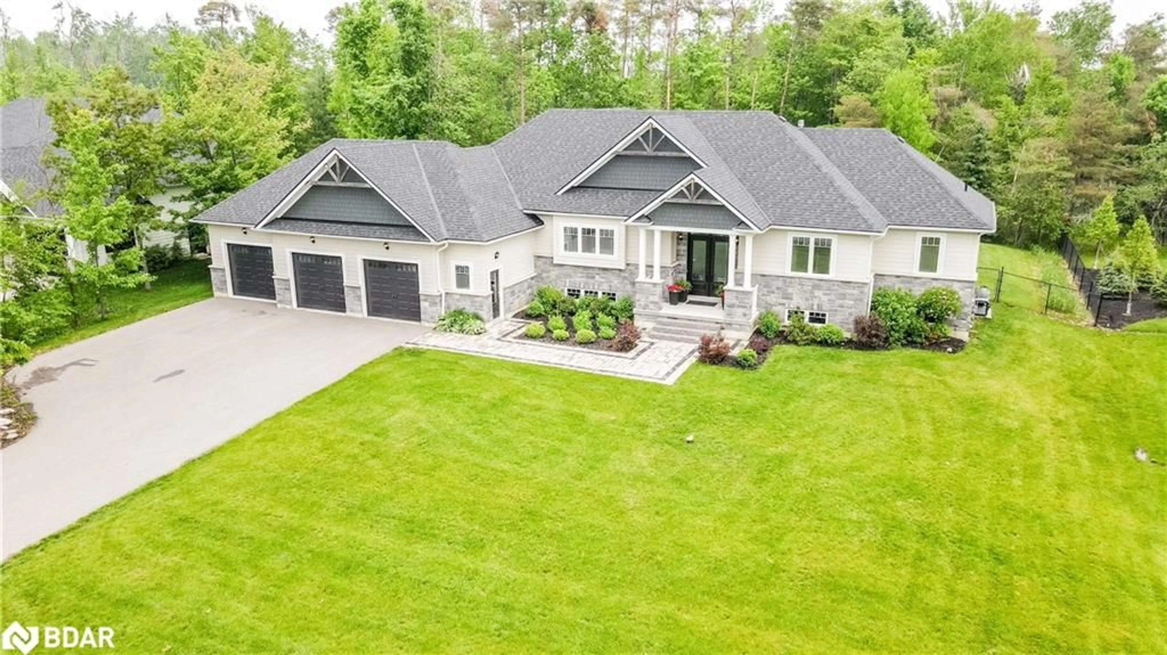 A pic from outside/outdoor area/front of a property/back of a property/a pic from drone, street for 2066 Elana Dr, Orillia Ontario L3V 0C2