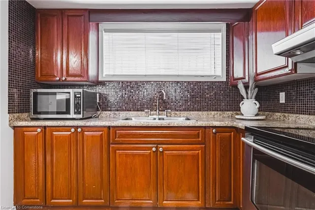 Additional property image - 4 Manning Crt
