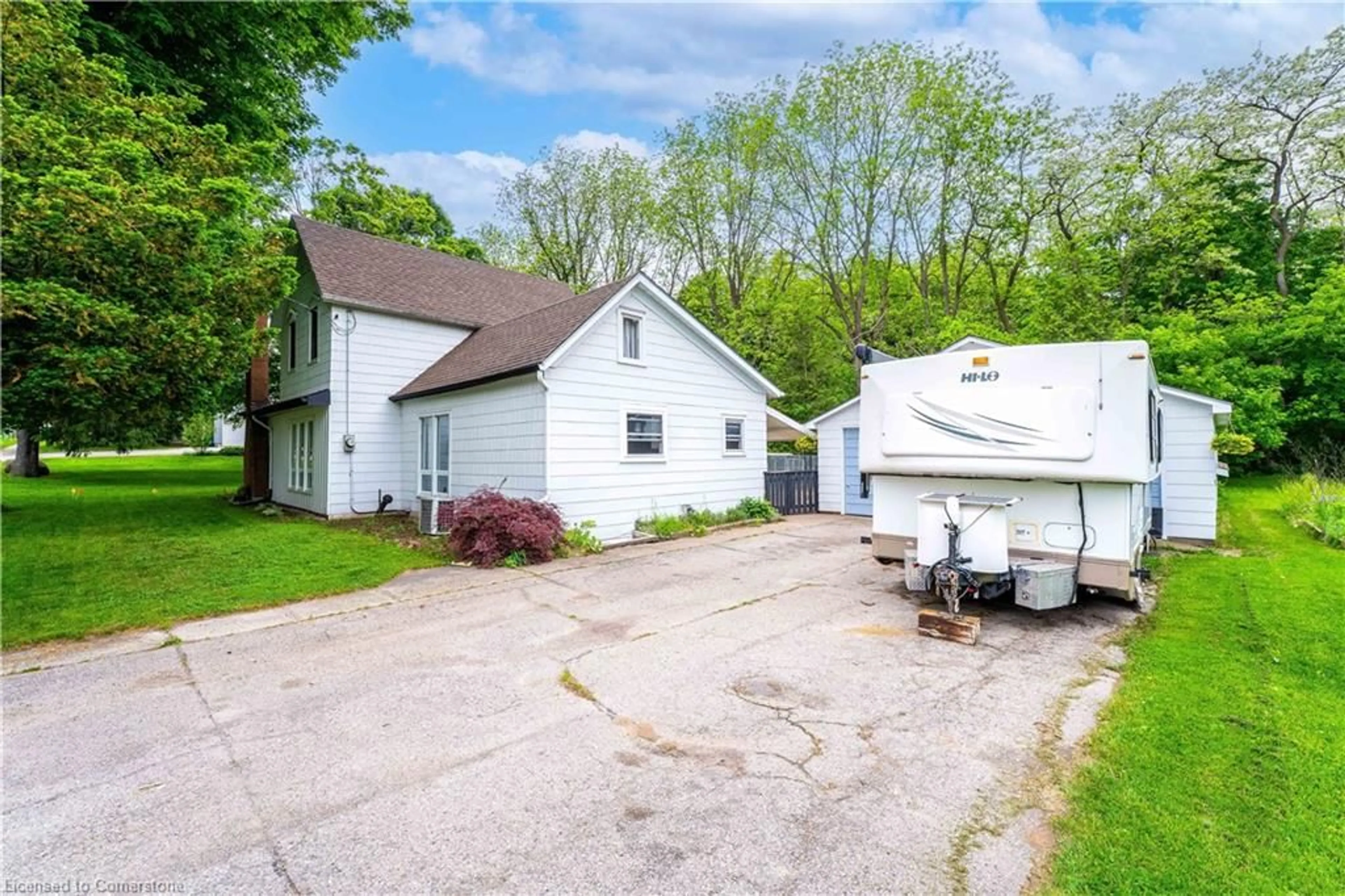 A pic from outside/outdoor area/front of a property/back of a property/a pic from drone, street for 21 Norfolk St, Otterville Ontario N0J 1R0