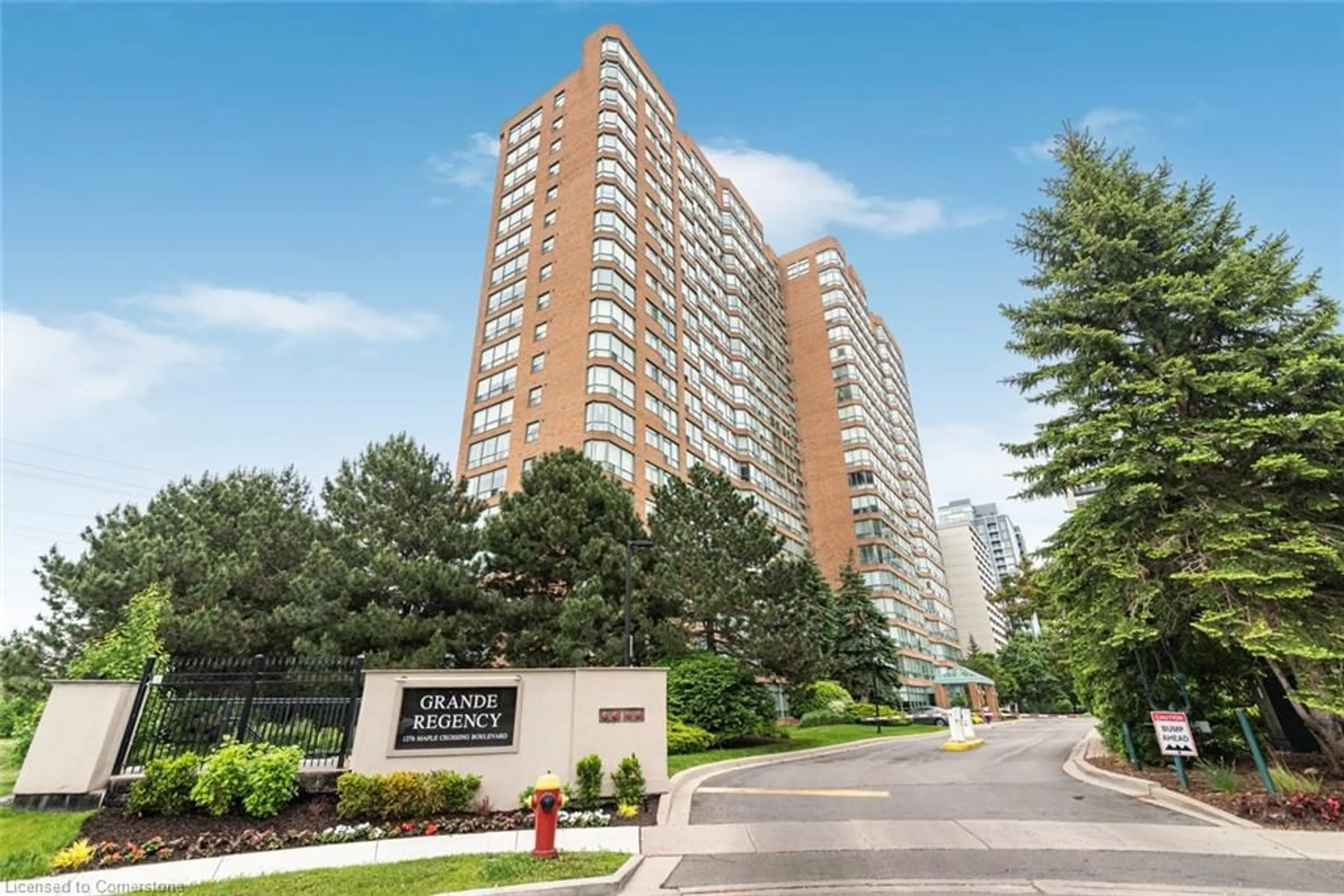 Indoor foyer for 1276 Maple Crossing Blvd #1109, Burlington Ontario L7S 2J9