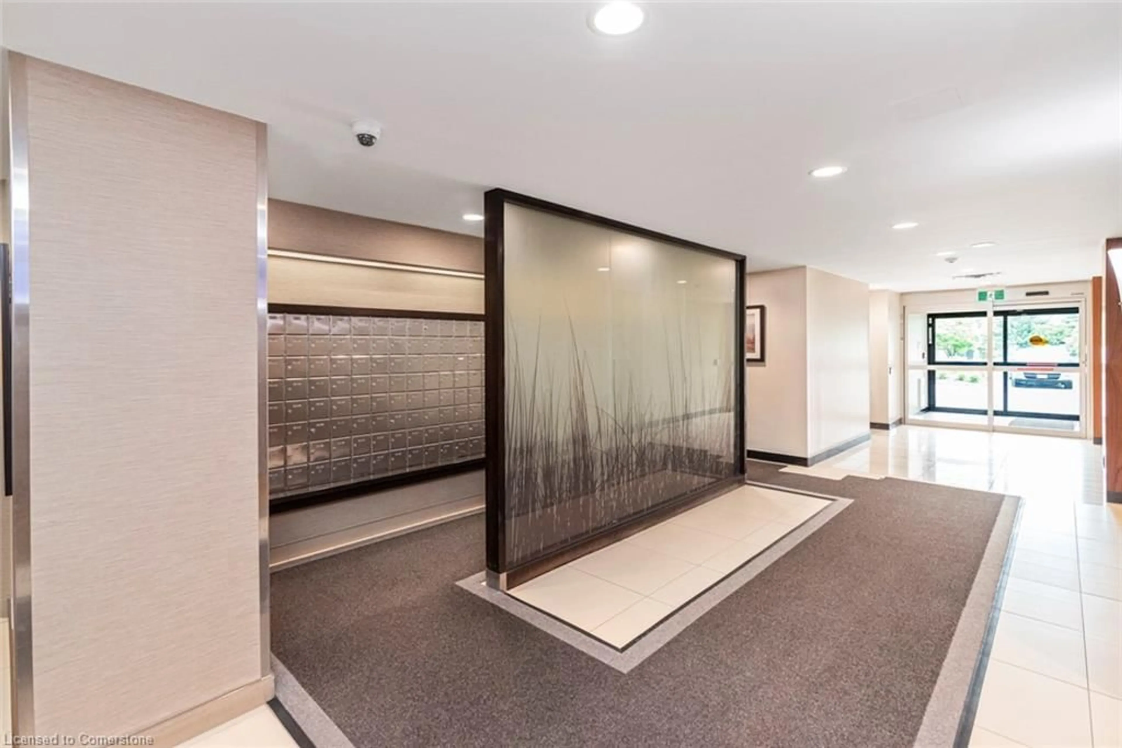 Indoor foyer for 1276 Maple Crossing Blvd #1109, Burlington Ontario L7S 2J9