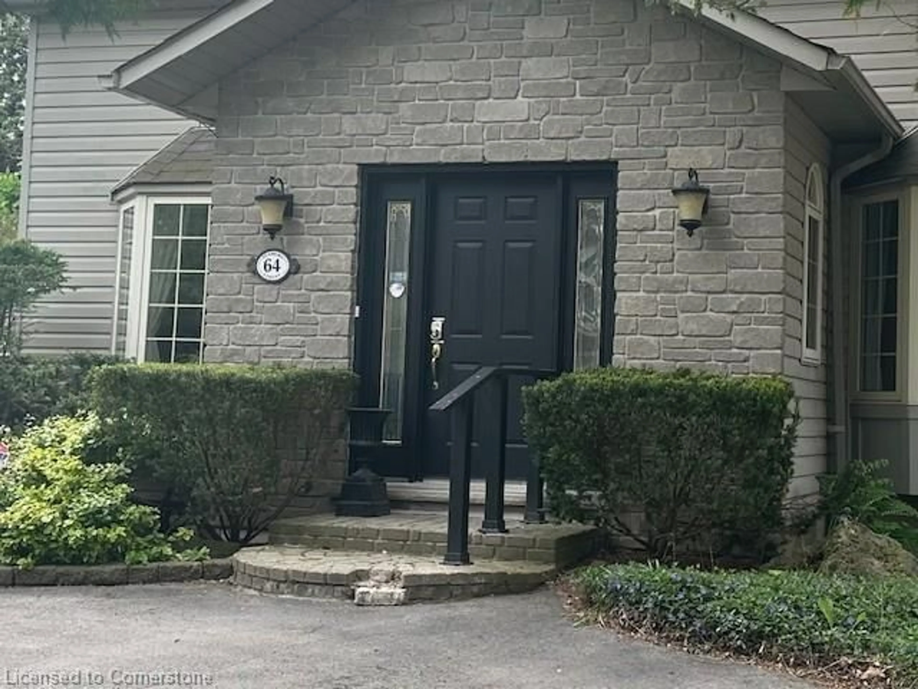 Indoor entryway for 64 Academy St, Ancaster Ontario L9G 2Y1