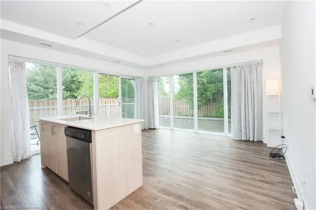 Additional property image - 16 Markle Cres Unit 209