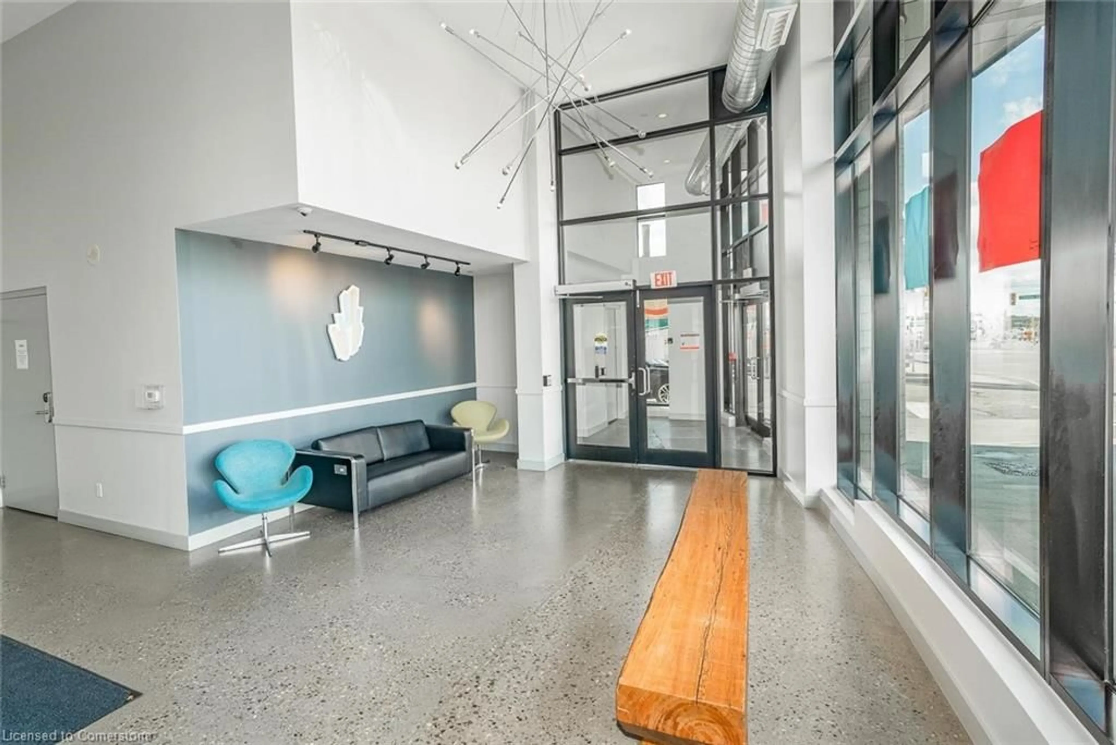 Indoor foyer for 1 Victoria St #1512, Kitchener Ontario N2G 0B5