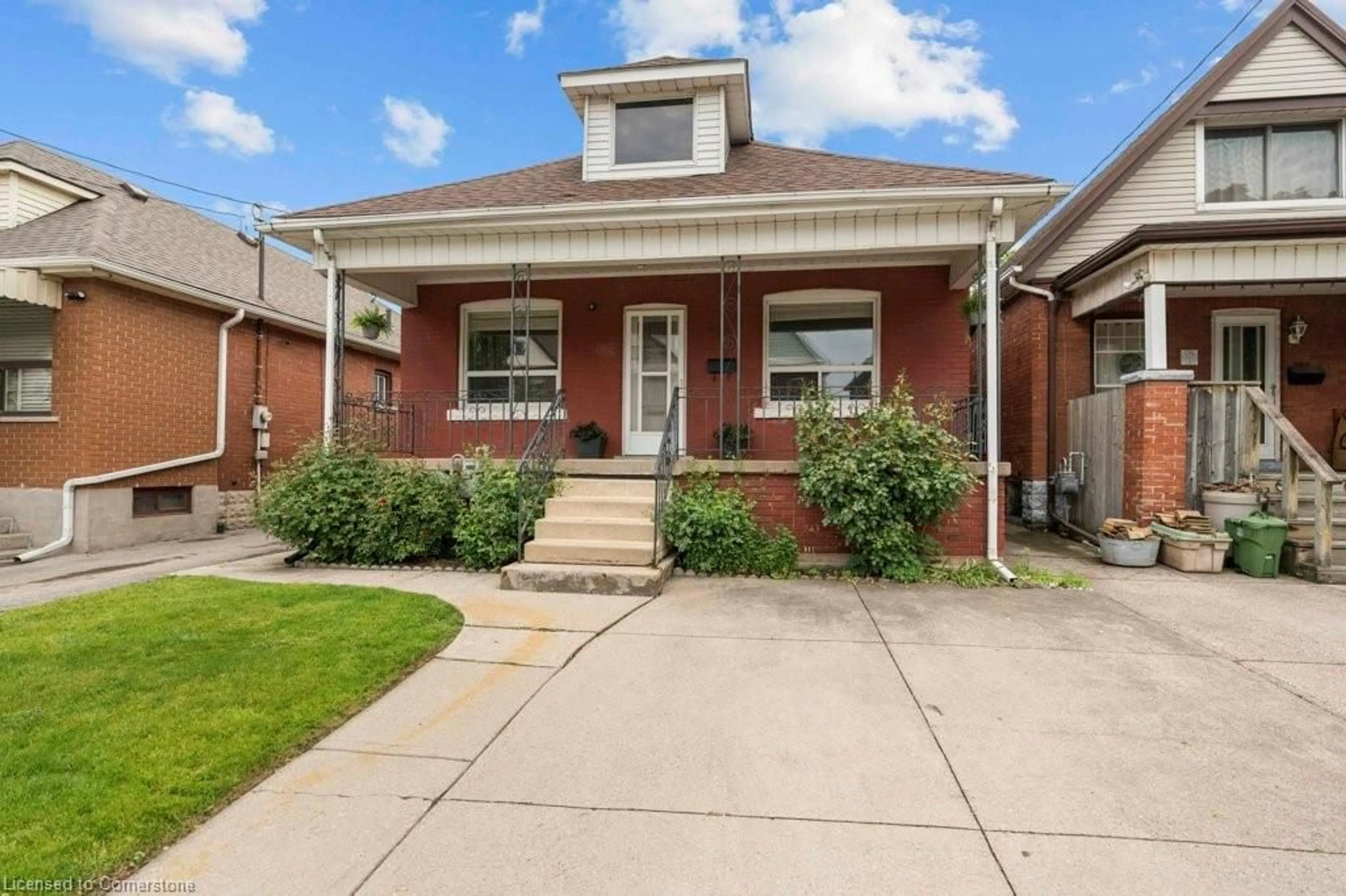 Home with brick exterior material, street for 276 Balmoral Ave, Hamilton Ontario L8L 7S3