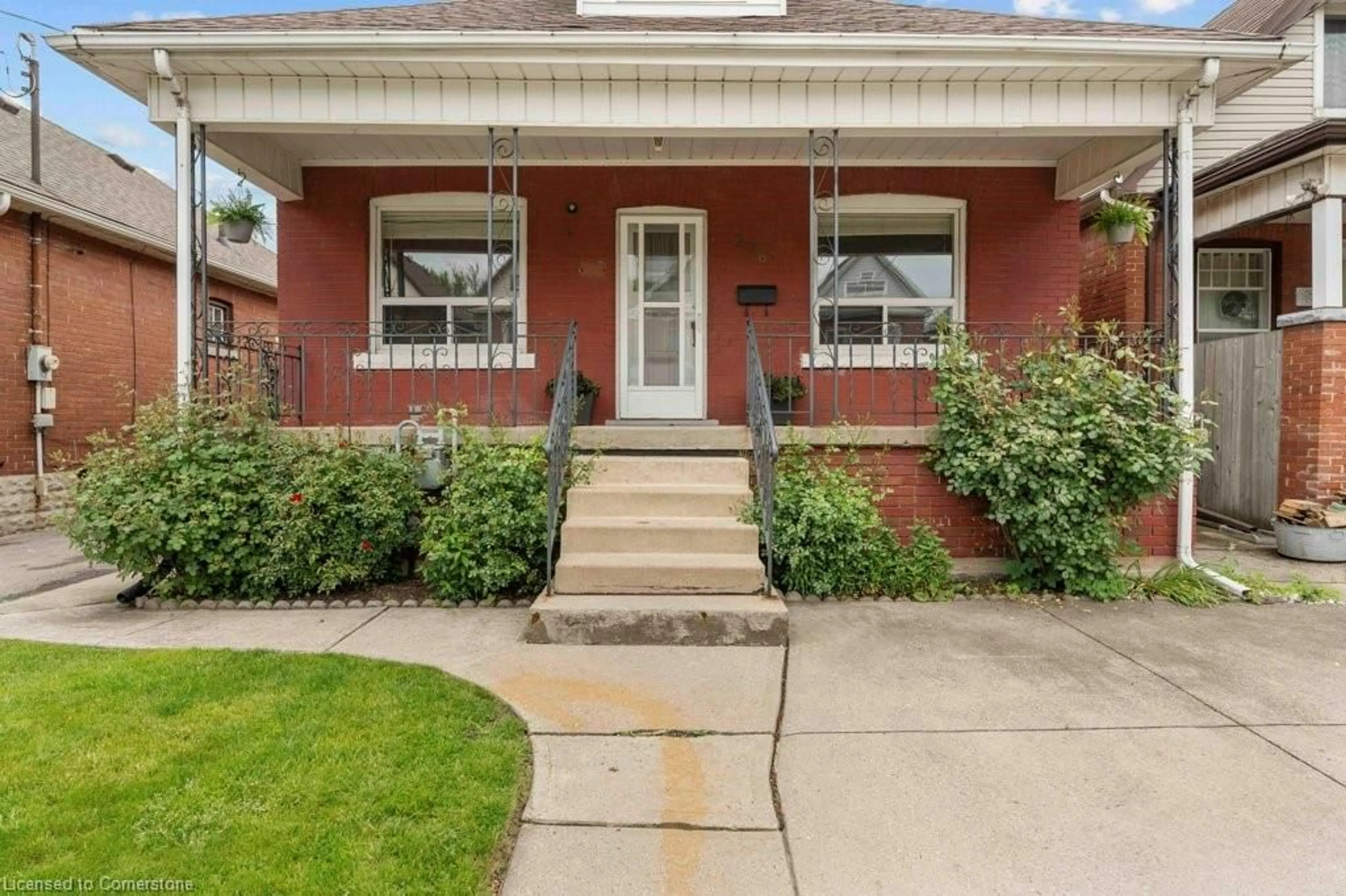 Home with brick exterior material, street for 276 Balmoral Ave, Hamilton Ontario L8L 7S3