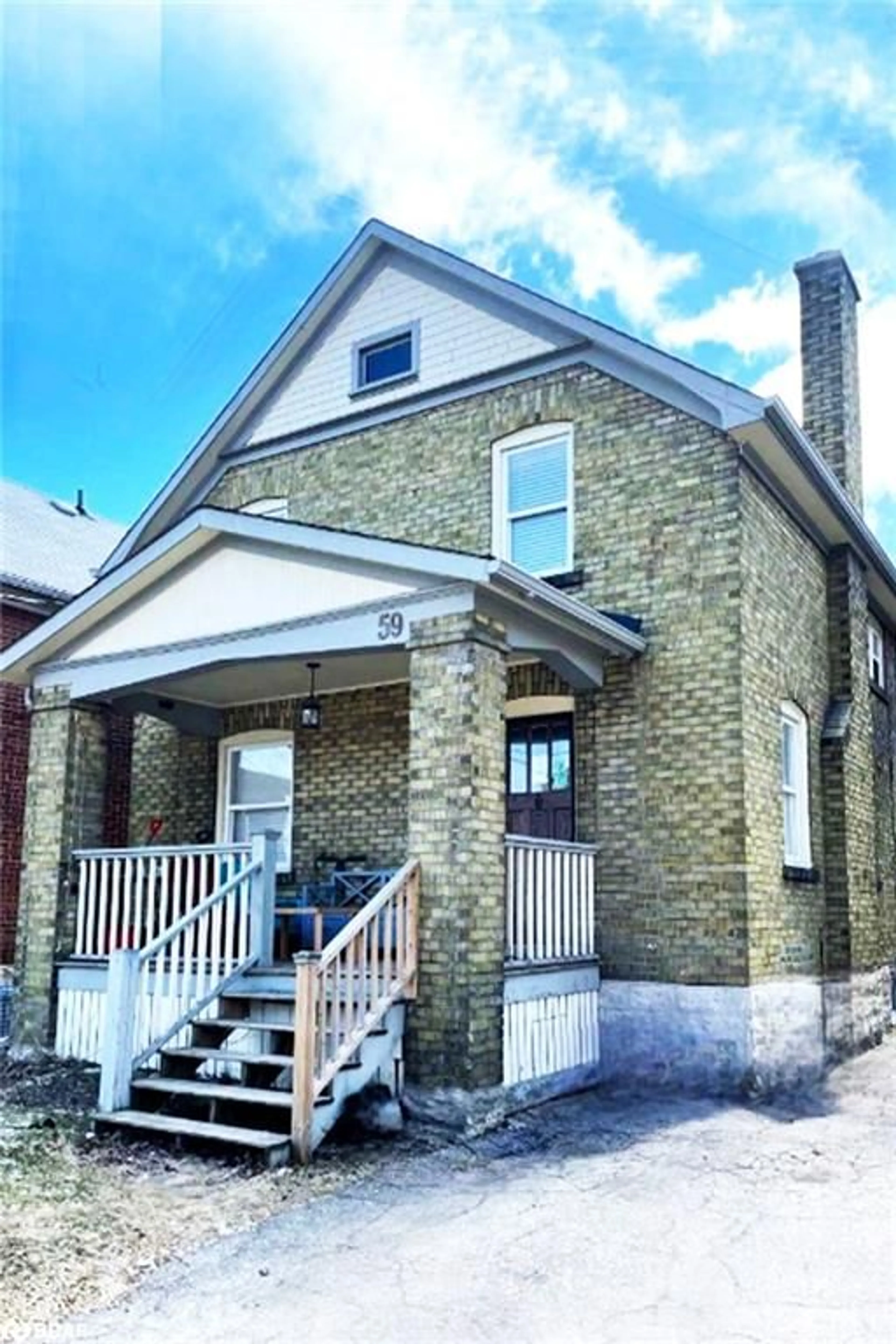 Home with brick exterior material, building for 59 Laurel St, Waterloo Ontario N2J 2H3