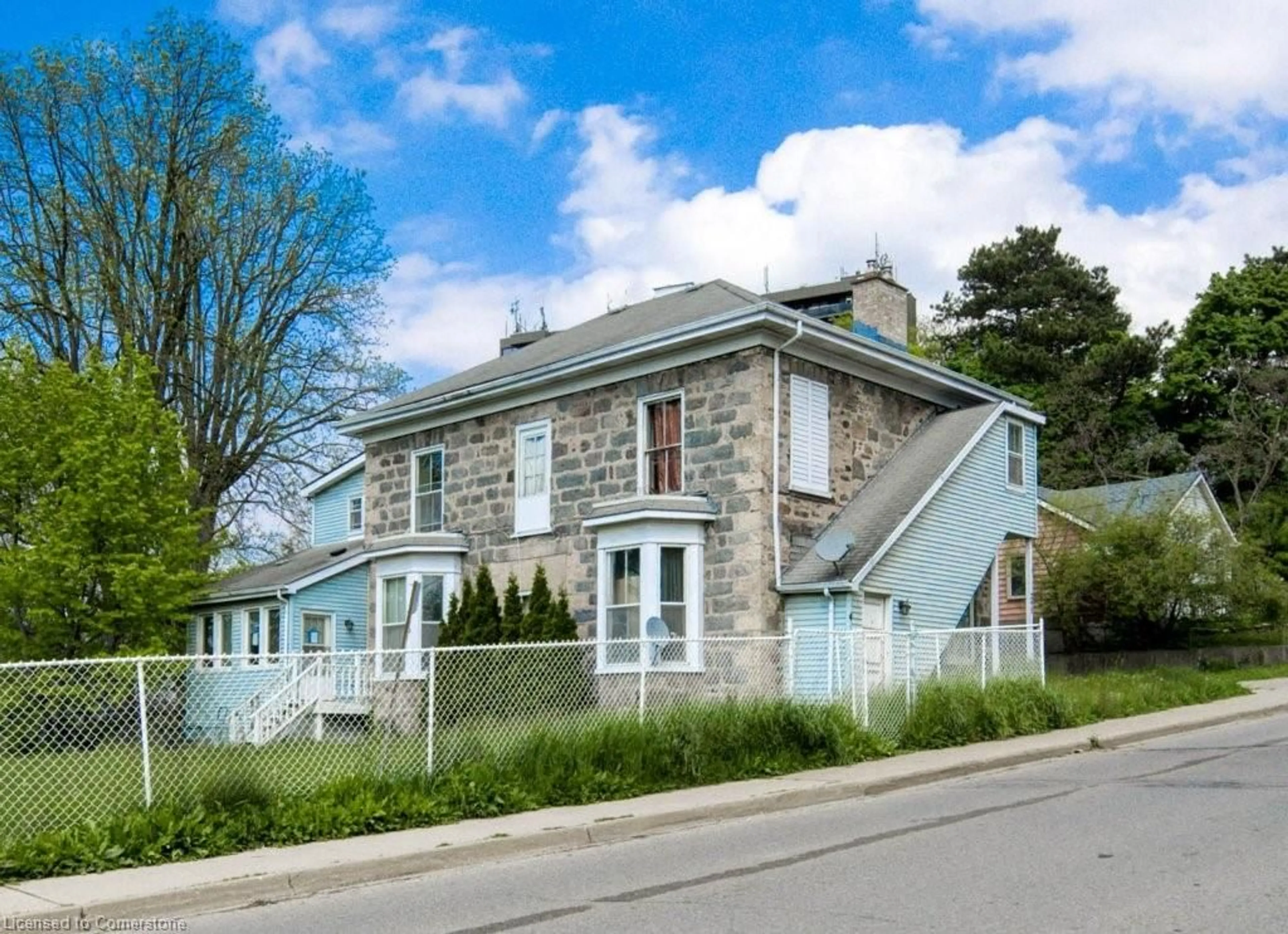 A pic from outside/outdoor area/front of a property/back of a property/a pic from drone, street for 245 Ainslie St, Cambridge Ontario N1R 3L2