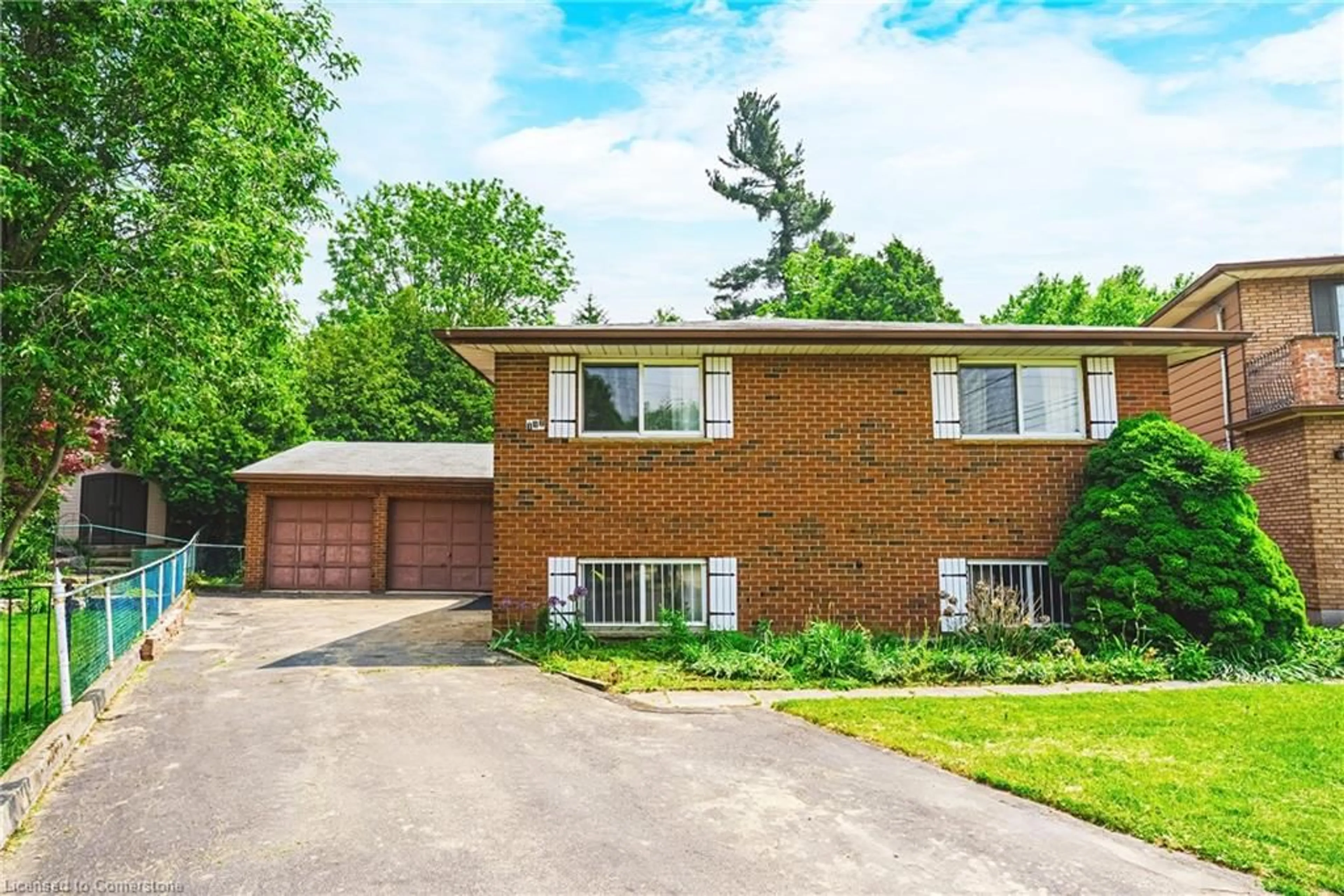 Home with brick exterior material, street for 117 Iona Ave, Hamilton Ontario L8S 2L8